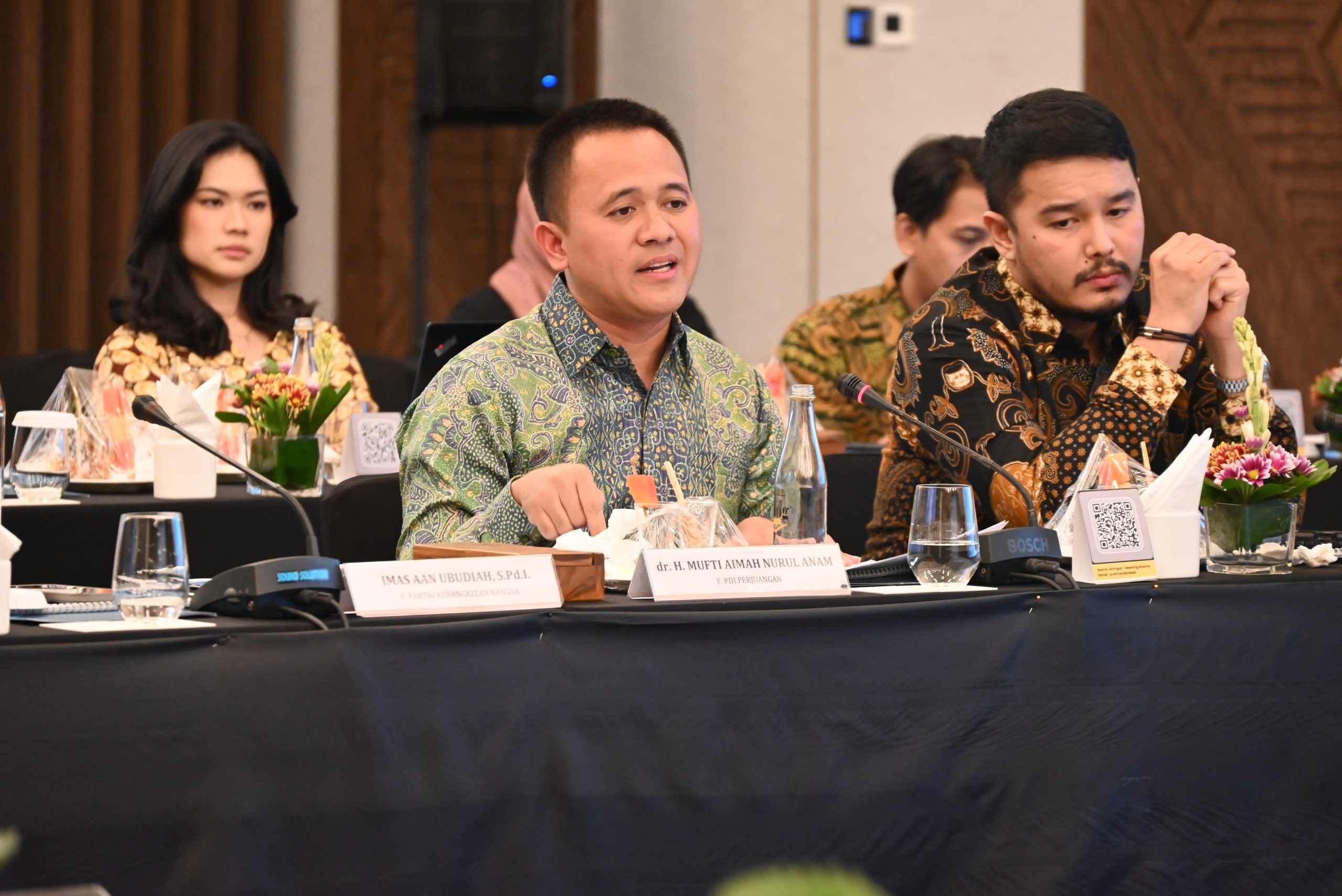 Anggota Komisi VI DPR RI, Mufti Anam saat pertemuan Kunjungan Kerja Reses Komisi VI DPR RI ke Kabupaten Lombok Tengah, Provinsi NTB, Kamis (19/6/2025). Foto: Nadhen/vel.