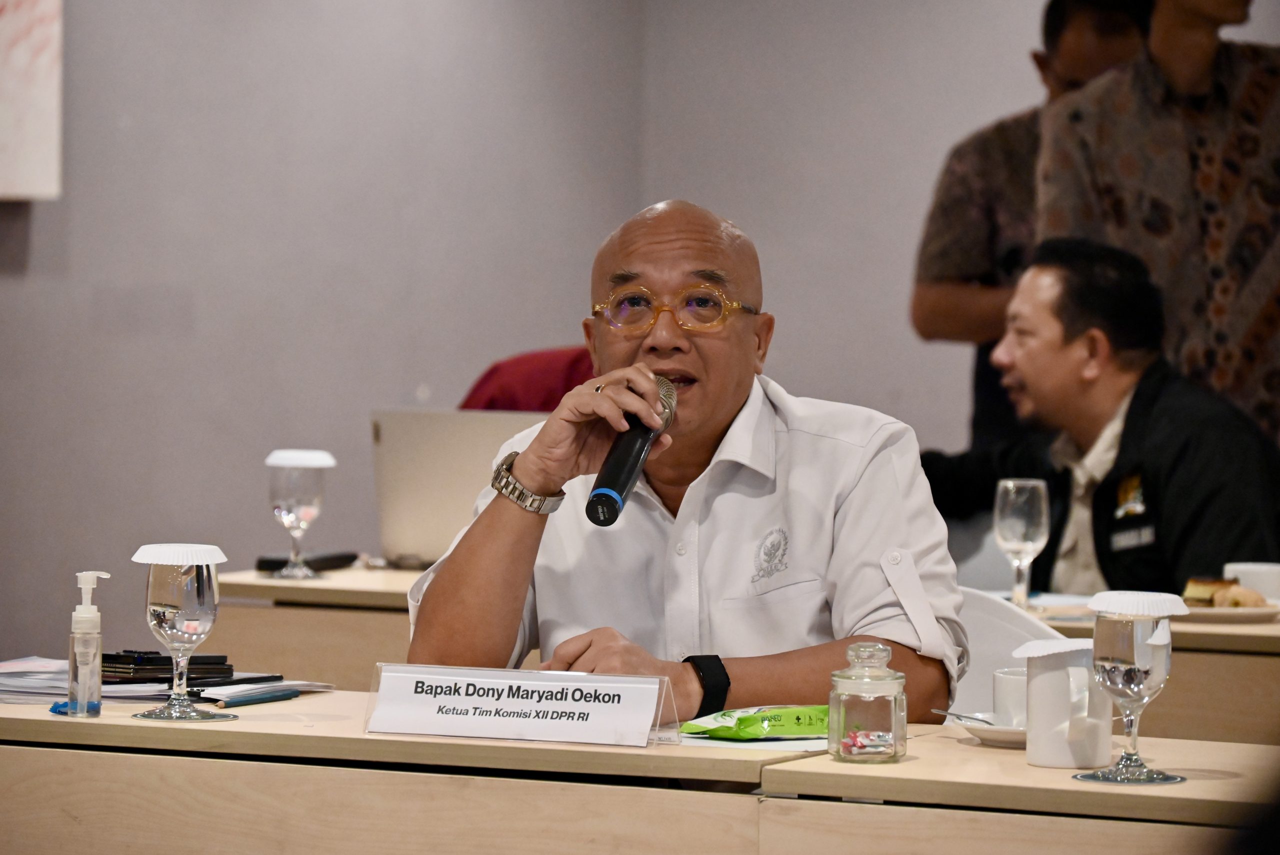 Wakil Ketua Komisi XII DPR RI Dony Maryadi Oekon saat pertemuan Komisi XII dalam Kunjungan Kerja Reses ke Balikpapan, Kaltim, Kamis (19/6/2025). Foto: Bianca/vel.