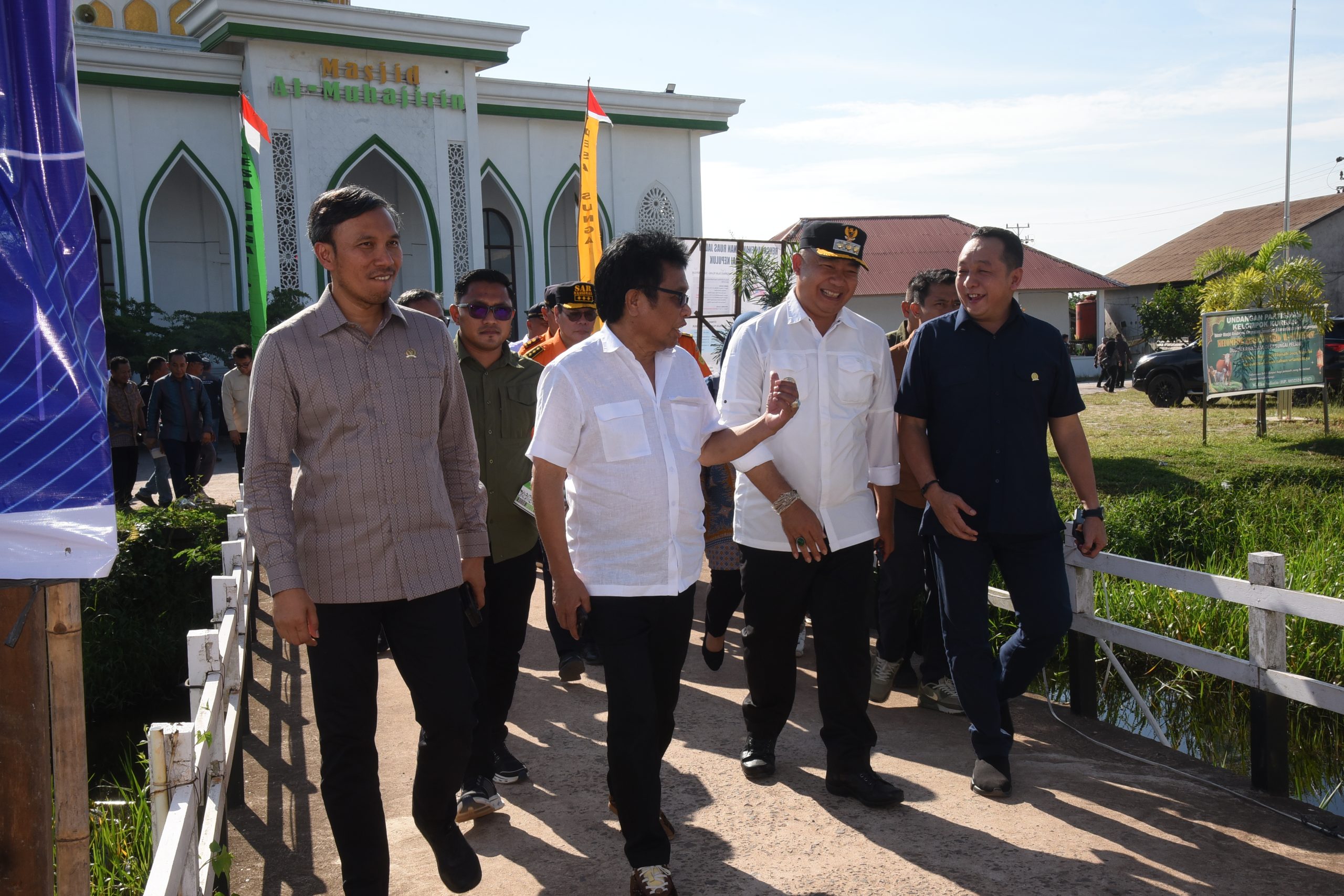Anggota Komisi V DPR RI Yuliansyah (kanan) saat mengikuti rangkaian kunjungan kerja Komisi V DPR RI di Kabupaten Ketapang, Sabtu (21/6/2025). Foto: Dep/vel.