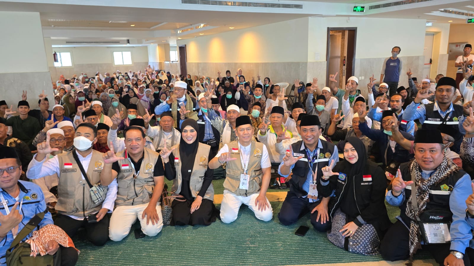 Anggota Tim Pengawas (Timwas) Haji DPR RI Sari Yuliati saat peninjauan ke pemondokan jemaah NTB di Hotel Al-Hulafa Al-Fady No 221, sektor 2, Makkah, Selasa (3/6/2025). Foto: rdn/vel.