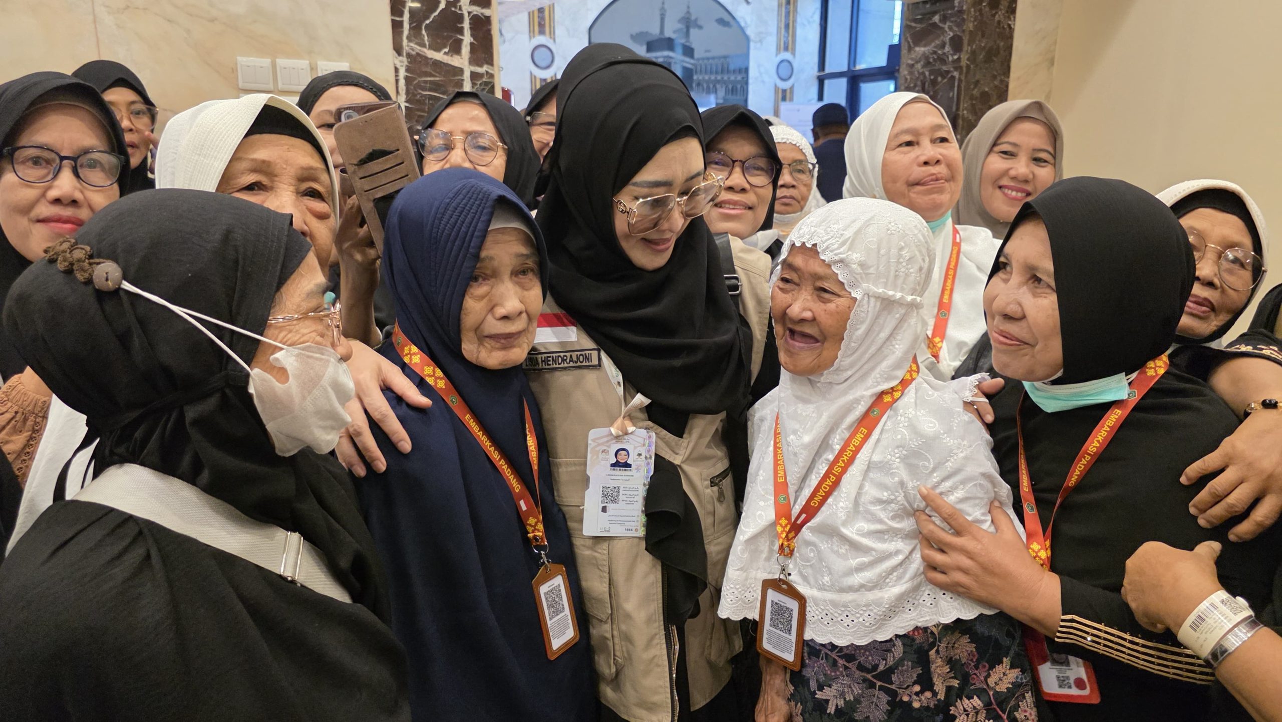 Anggota Tim Pengawas (Timwas) Haji DPR RI, Lisda Hendrajoni, saat pemantauan haji di pemondokan 125 Hotel Al Salam, Makkah, Arab Saudi, Selasa (3/6/2025). Foto: iky/vel.