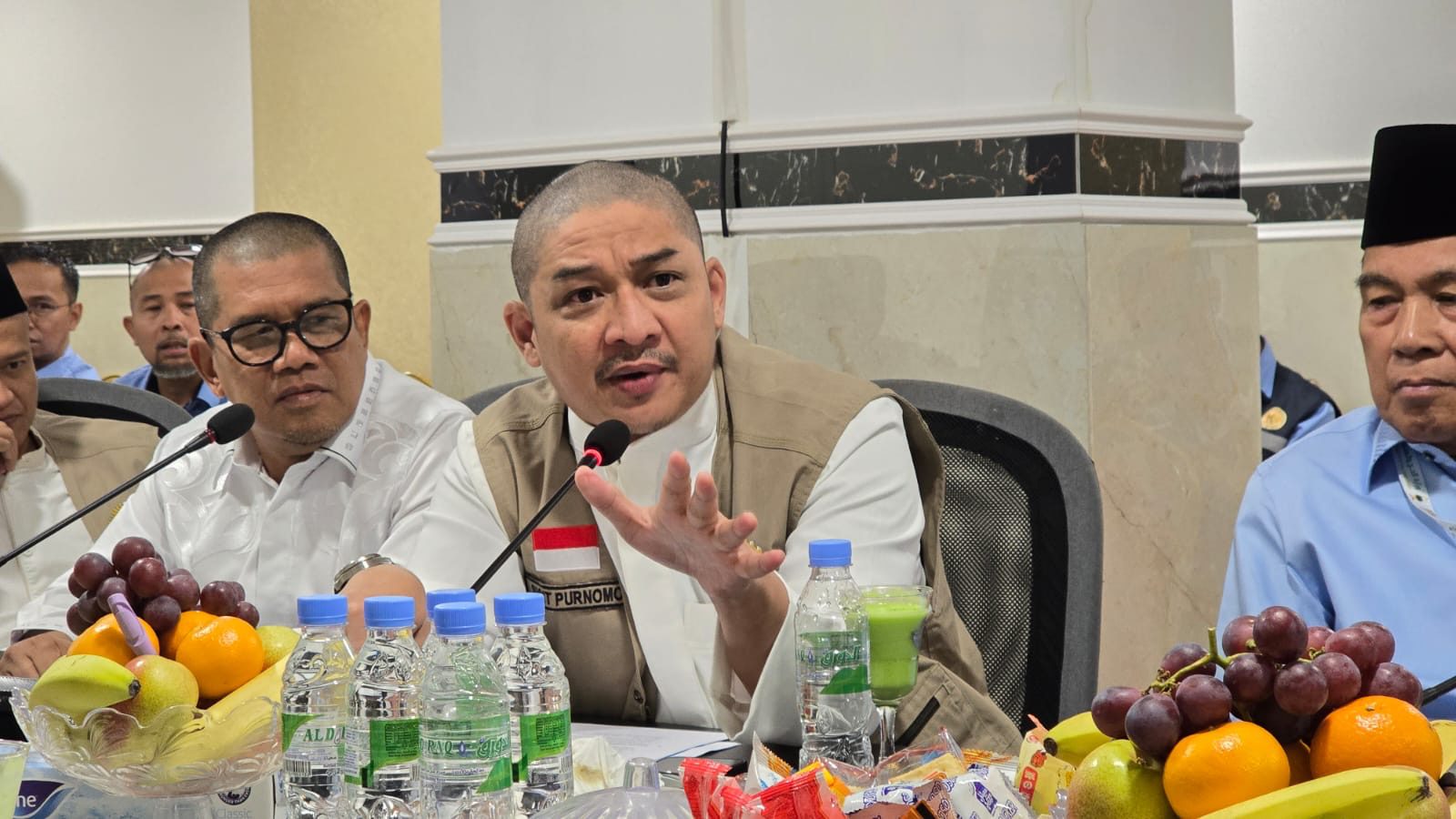 Anggota Tim Pengawas Haji DPR RI Sigit Purnomo Said, saat mengunjungi Kantor Daerah Kerja (Daker) Indonesia di Madinah, Arab Saudi, Kamis (12/6/2025). Foto: rdn/vel.