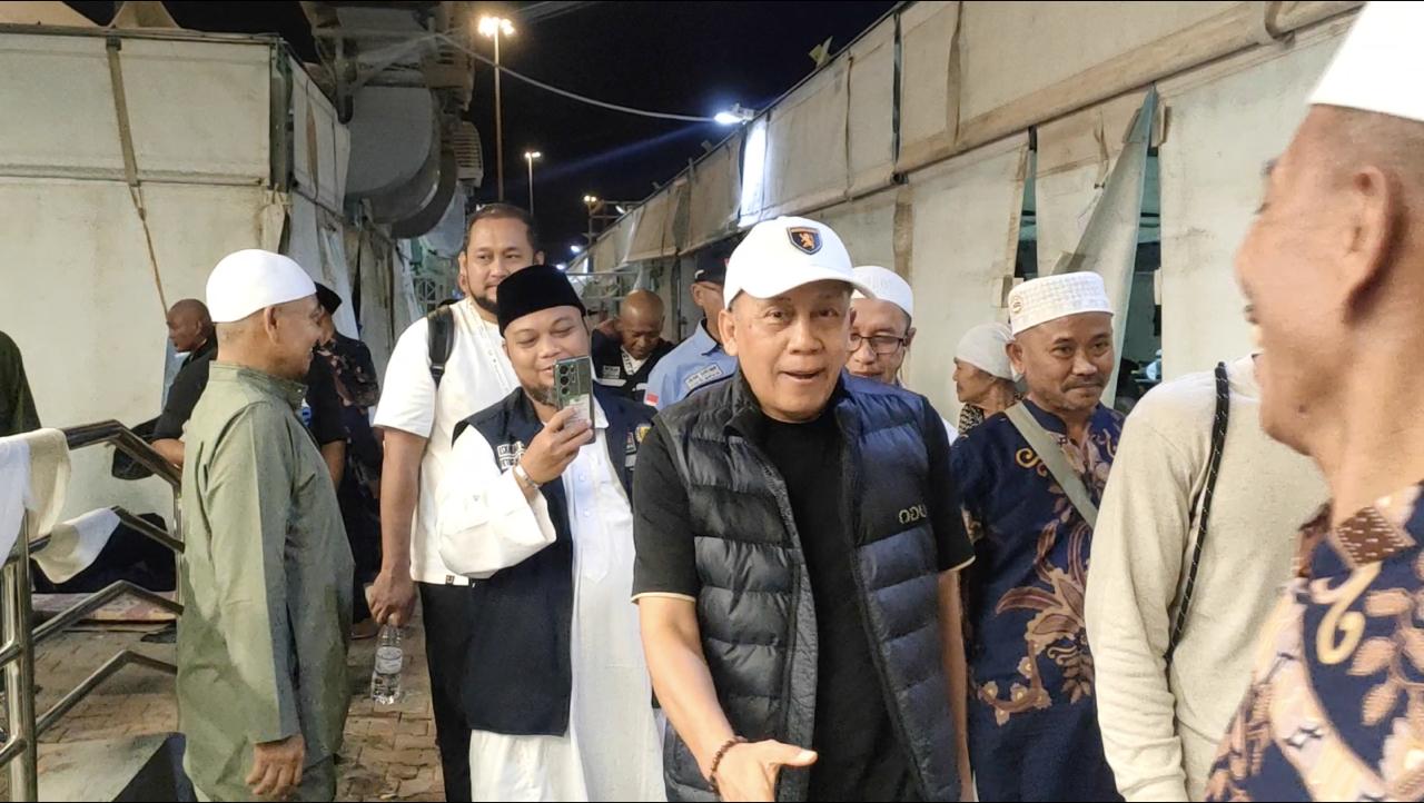 Anggota Tim Pengawas Haji (Timwas Haji) DPR RI, Saan Mustopa, saat meninjau dua maktab atau pemondokan jemaah haji Indonesia di Mina, Arab Saudi, Sabtu (7/6/2025). Foto: rdn/vel.