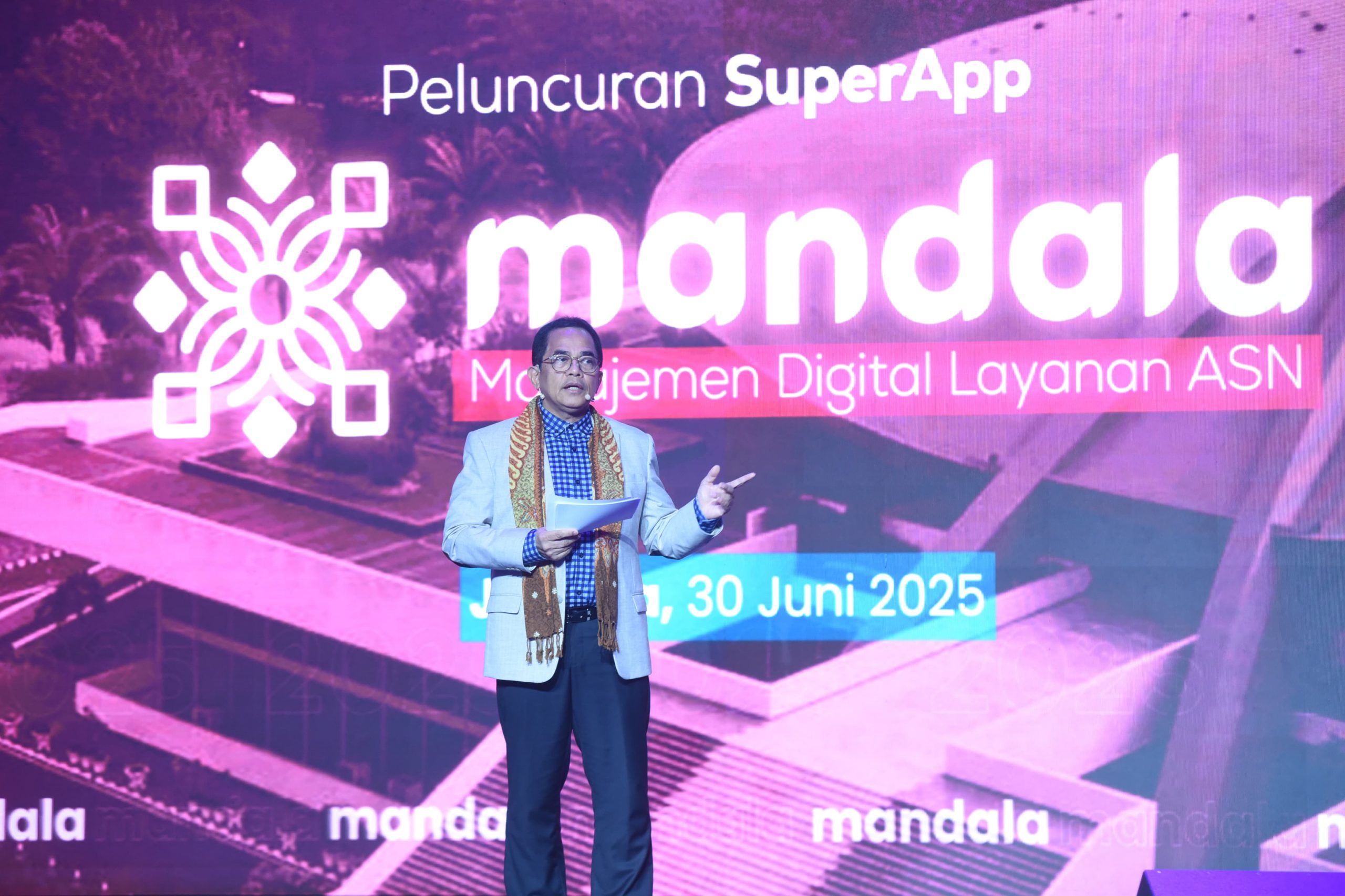 Sekjen DPR RI Indra Iskandar, saat meresmikan launching superapp Mandala di Jakarta, Senin (30/6/2025). Foto: Jaka/vel.