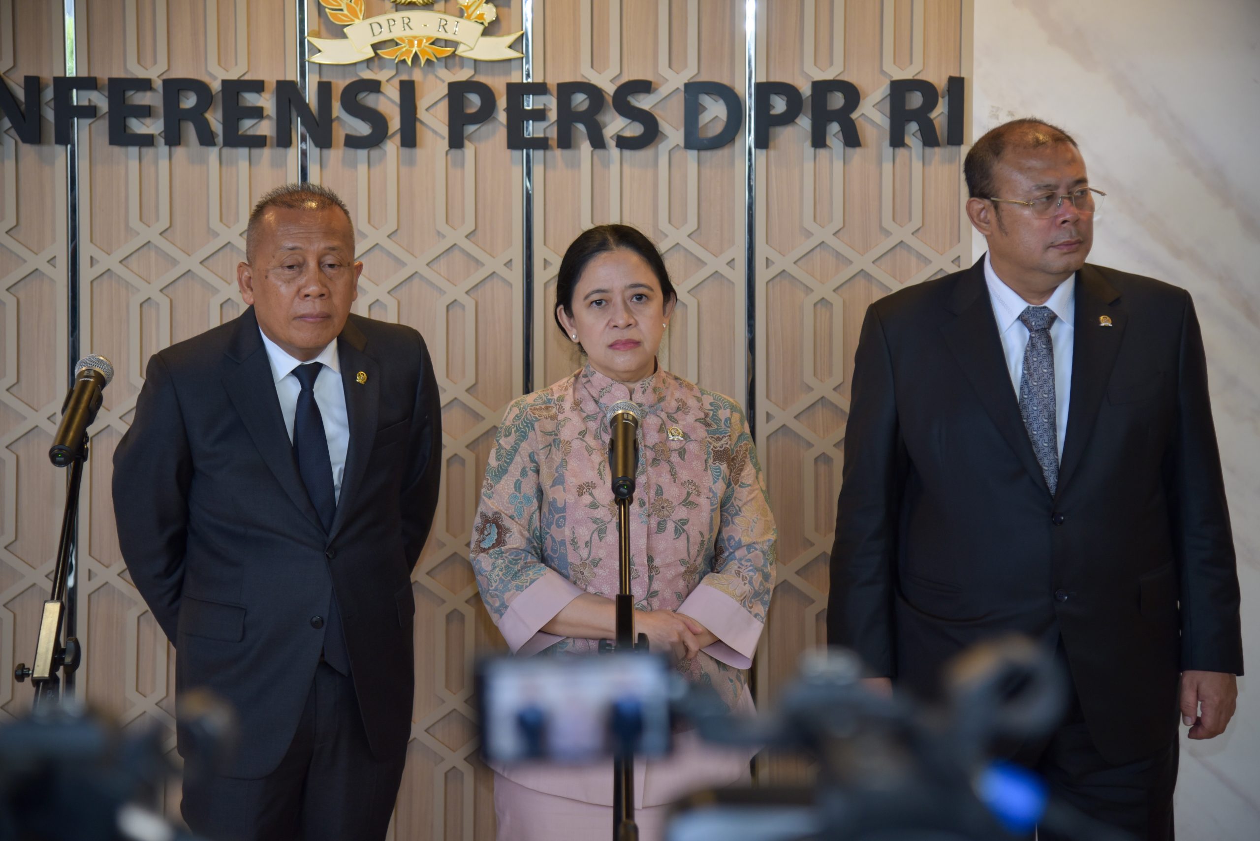 Ketua DPR RI Dr. (H.C.) Puan Maharani saat konferensi pers di Gedung DPR, Selasa (15/7/2025). Foto: Kresno/vel.
