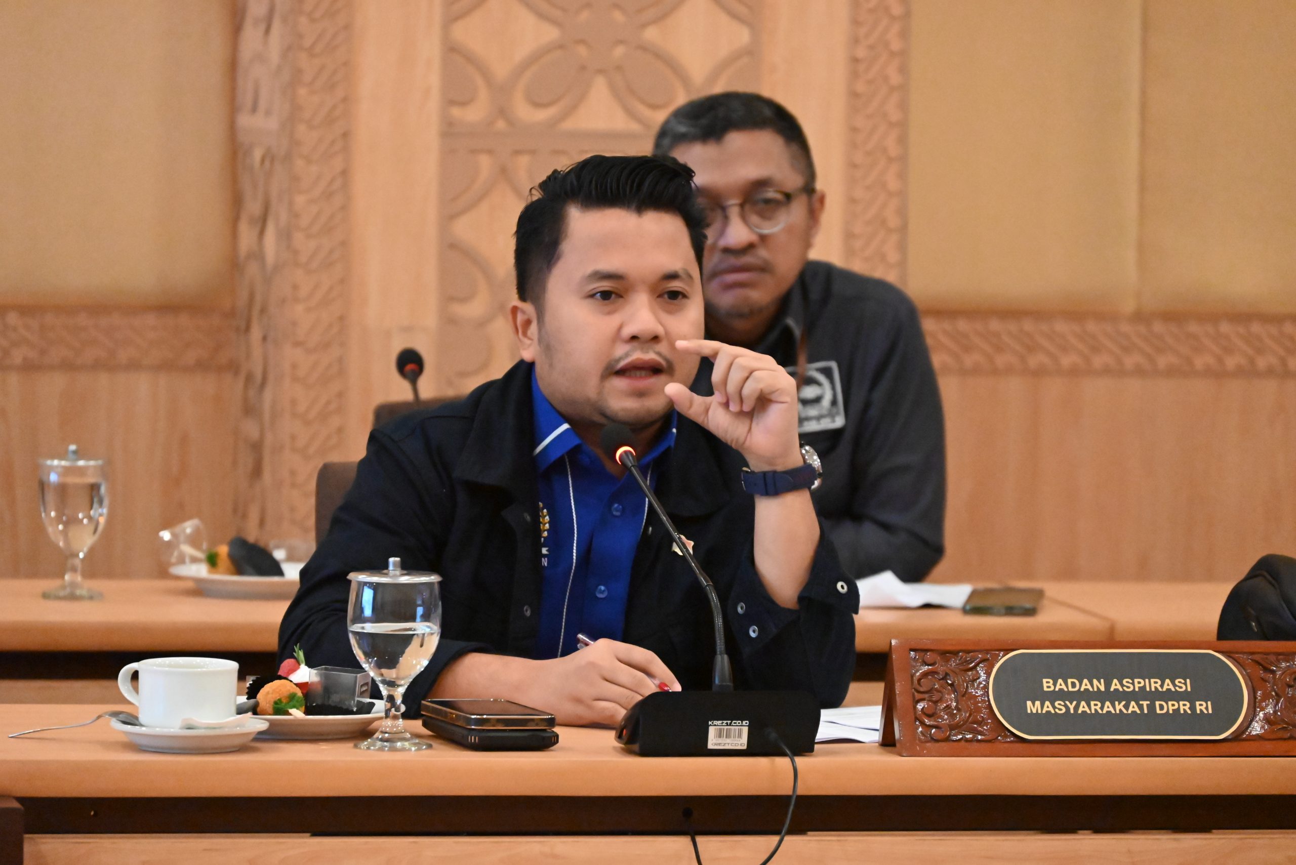 Anggota BAM DPR RI Slamet Ariyadi saat pertemuan dengan pemerintah provinsi dan Kepala Dinas Pendidikan di Yogyakarta untuk kesiapan implementasi kebijakan pendidikan dasar dan menengah gratis, pada Senin (7/7/2025). Foto : Tasya/Andri.
