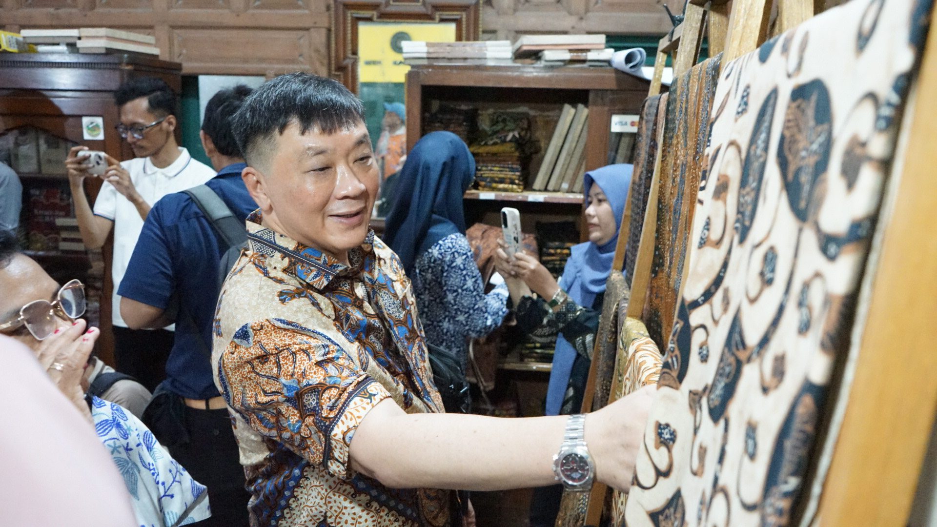 Anggota Komisi VII DPR RI, Rico Sia, saat kunjungan kerja reses Komisi VII DPR RI ke Surakarta, Sabtu (26/7/2025). Foto: Ubed/vel.