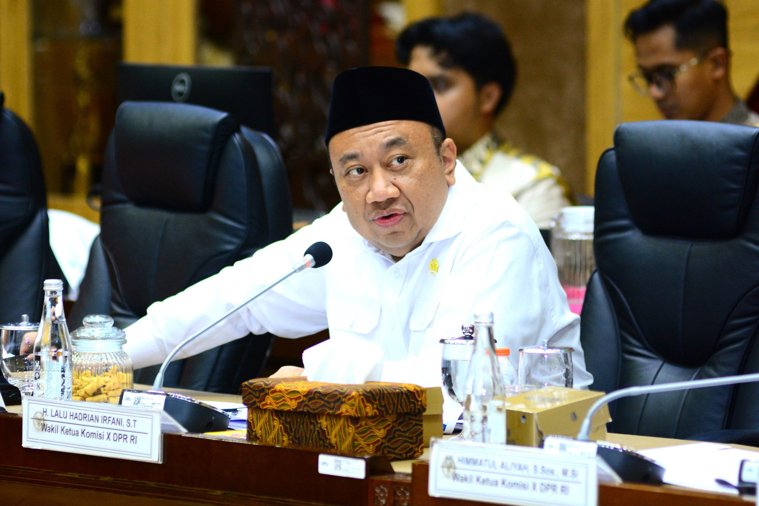 Wakil Ketua Komisi X DPR RI Lalu Hadrian Irfani dalam agenda Rapat Kerja Komisi X DPR RI dengan Menteri Kebudayaan Fadli Zon di Gedung Nusantara I, Senayan, Jakarta, Kamis (2/7/2025). Foto : Eno/Andri.