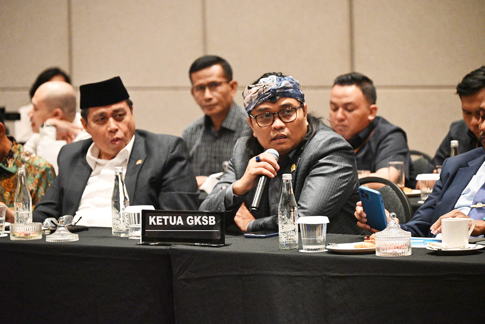 Ketua GKSB Indonesia–Zimbabwe, Nurhadi, saat mengikuti Rapat Koordinasi Peran Strategis GKSB terhadap Pelaksanaan Diplomasi Parlemen di Tangerang Selatan, Selasa (8/7/2025). Foto: Ucha/vel.