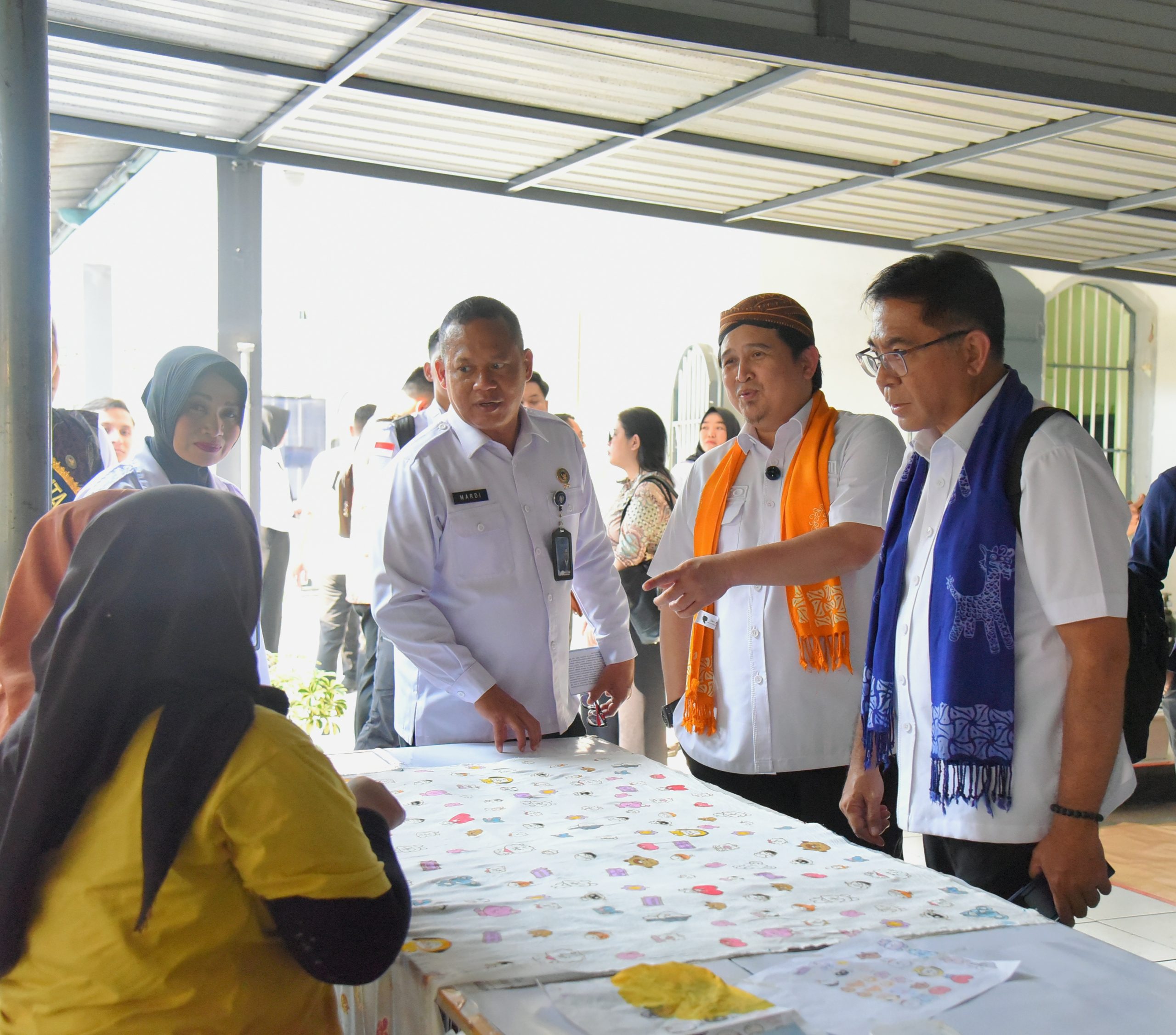 Wakil Ketua Komisi XIII DPR RI, Rinto Subekti, bersama tim saat Tim Kunspek Komisi XIII DPR RI Ke Lapas Perempuan Kelas IIA Semarang, Provinsi Jawa Tengah, Jumat, (18/7/2025). Foto: Hanum/vel.