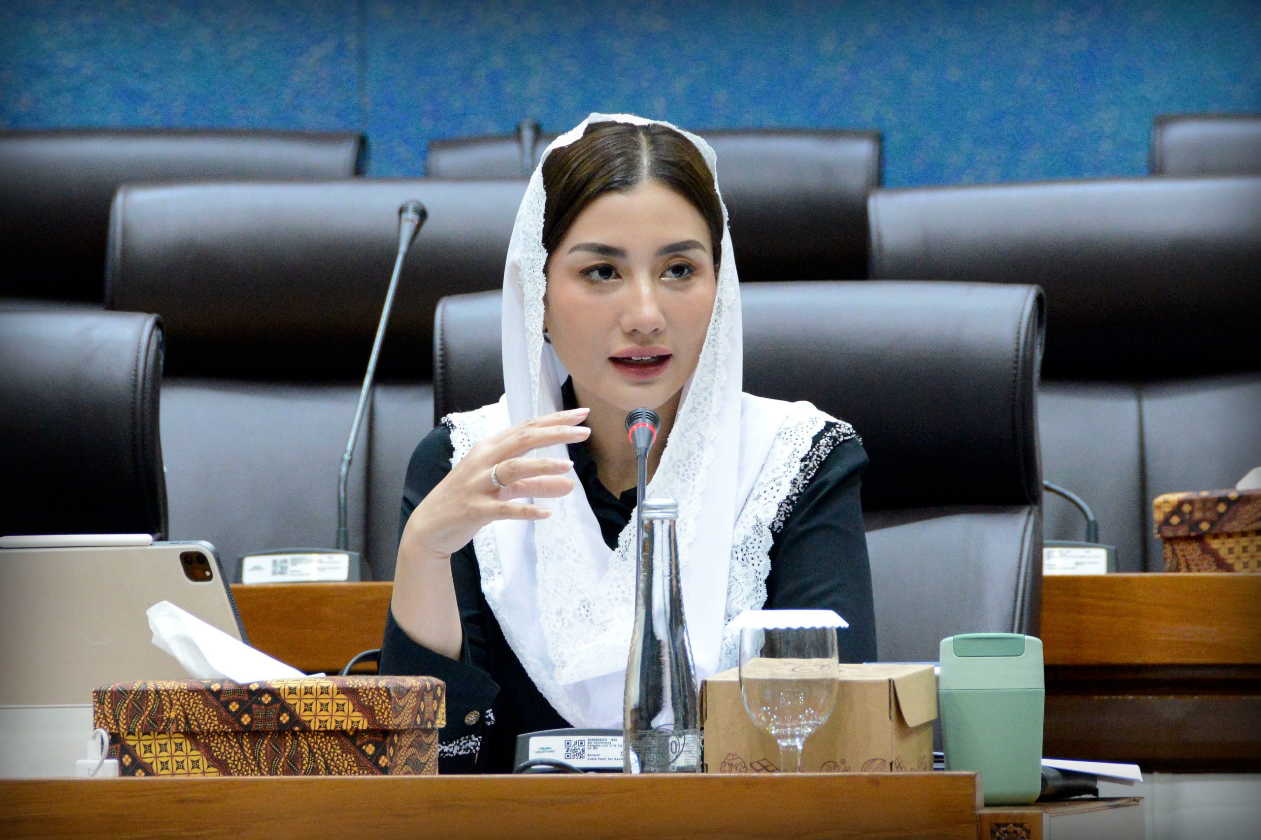 Anggota Komisi VII DPR RI Novita Hardini dalam Rapat Kerja (Raker) Komisi VII dengan Kemenperin, di Gedung Nusantara I, Senayan, Jakarta, Rabu (2/7/2025). Foto : Mario/Andri.