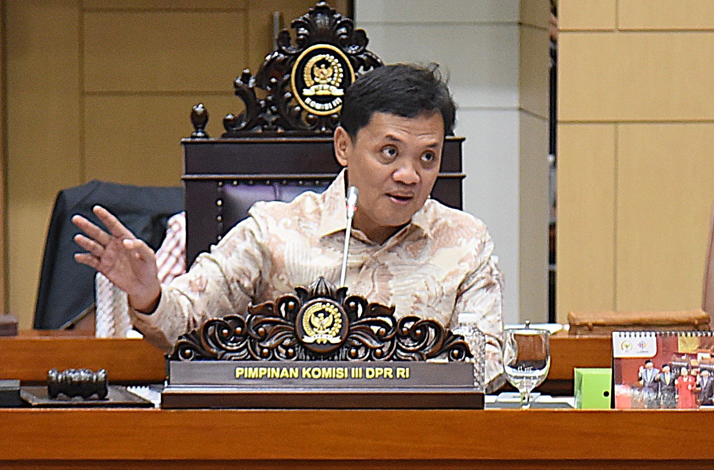 Ketua Komisi III DPR RI Habiburokhman dalam RDPU dengan Komnas Perempuan, LBH APIK, Partai Bulan Bintang, dan Gema Keadilan di Ruang Rapat Komisi III, Gedung Nusantara II, DPR RI, Senayan, Jakarta, Senin (14/7/2025). Foto : Devi/Andri.