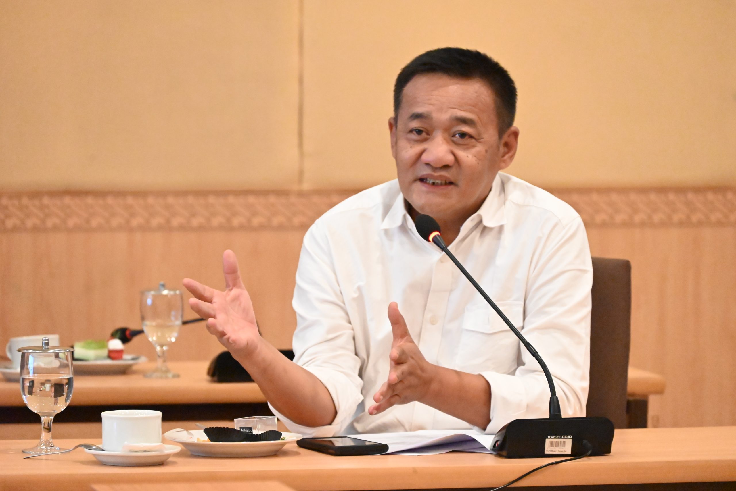 Anggota Badan Aspirasi Masyarakat (BAM) DPR RI Obon Tabroni saat pertemuan BAM DPR RI dengan Pemerintah Provinsi DIY dan jajarannya di Kota Yogyakarta, dalam rangka kunjungan kerja ke Provinsi D.I.Y, Senin (7/7/2025). Foto : Tasya/Andri.