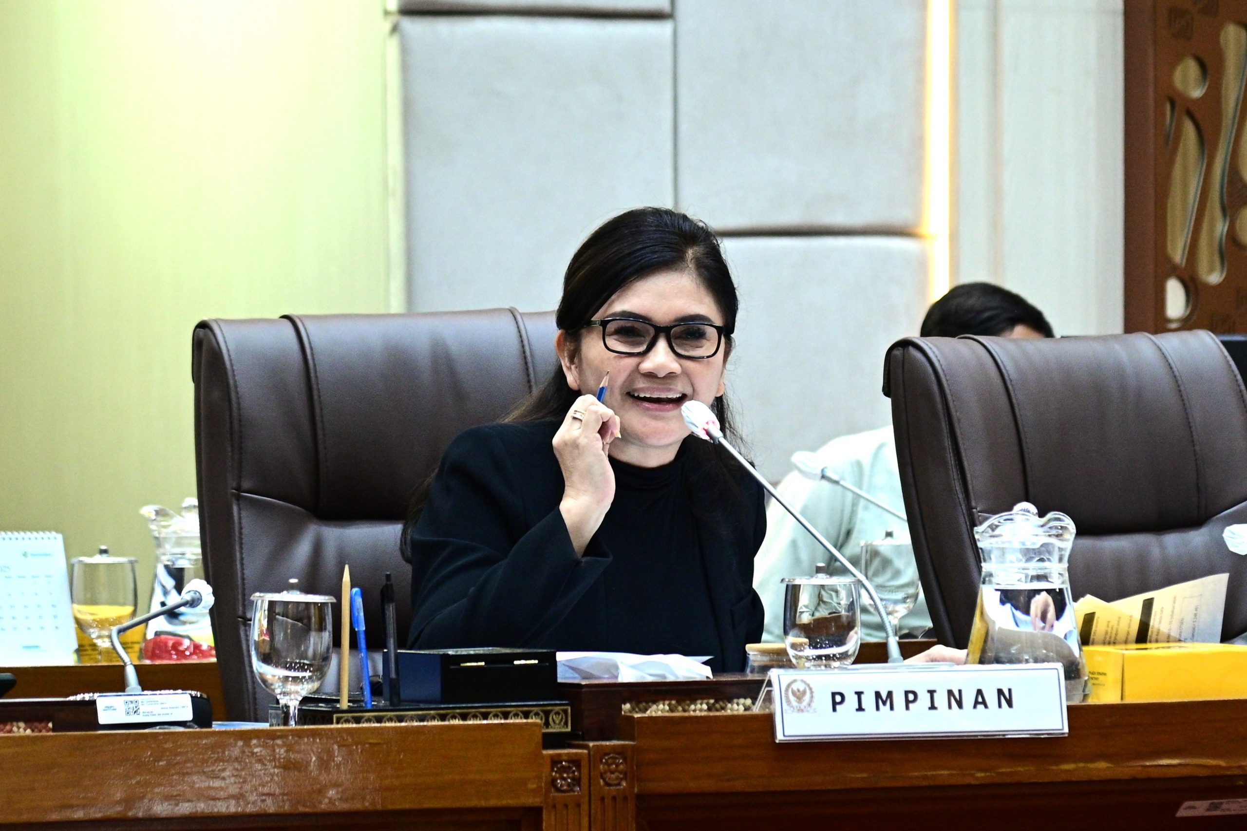 Ketua Komisi IX DPR RI Felly Estelita Runtuwene dalam Rapat Kerja dengan Pemerintah Senayan, Jakarta, Selasa (15/7/2025). Foto: Geraldi/vel.