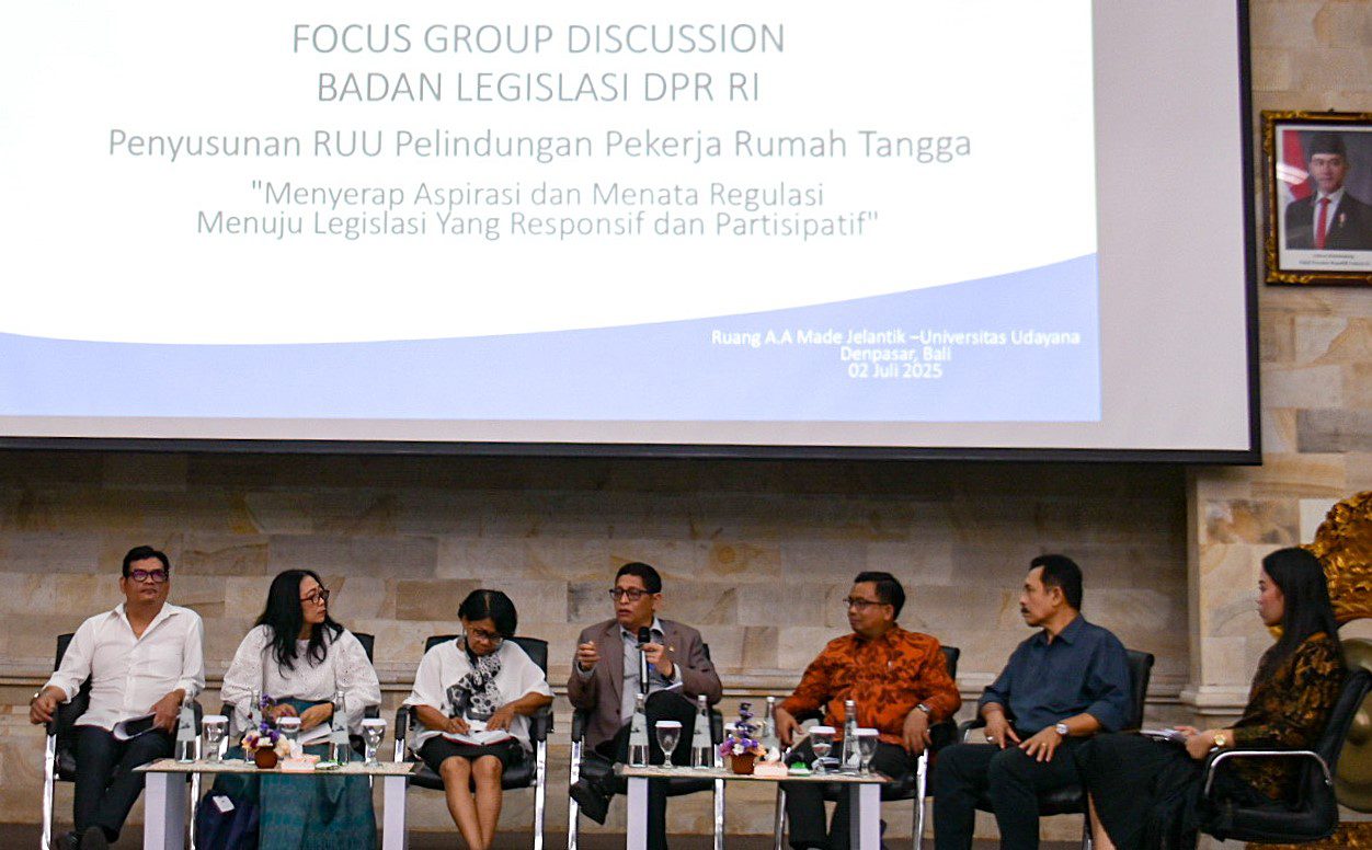 Ketua Badan Legislasi (Baleg) DPR RI Bob Hasan saat kegiatan FGD Penyusunan RUU PPRT di Universitas Udayana, Denpasar, Rabu (2/7/2025). Foto : Rdn/Andri.