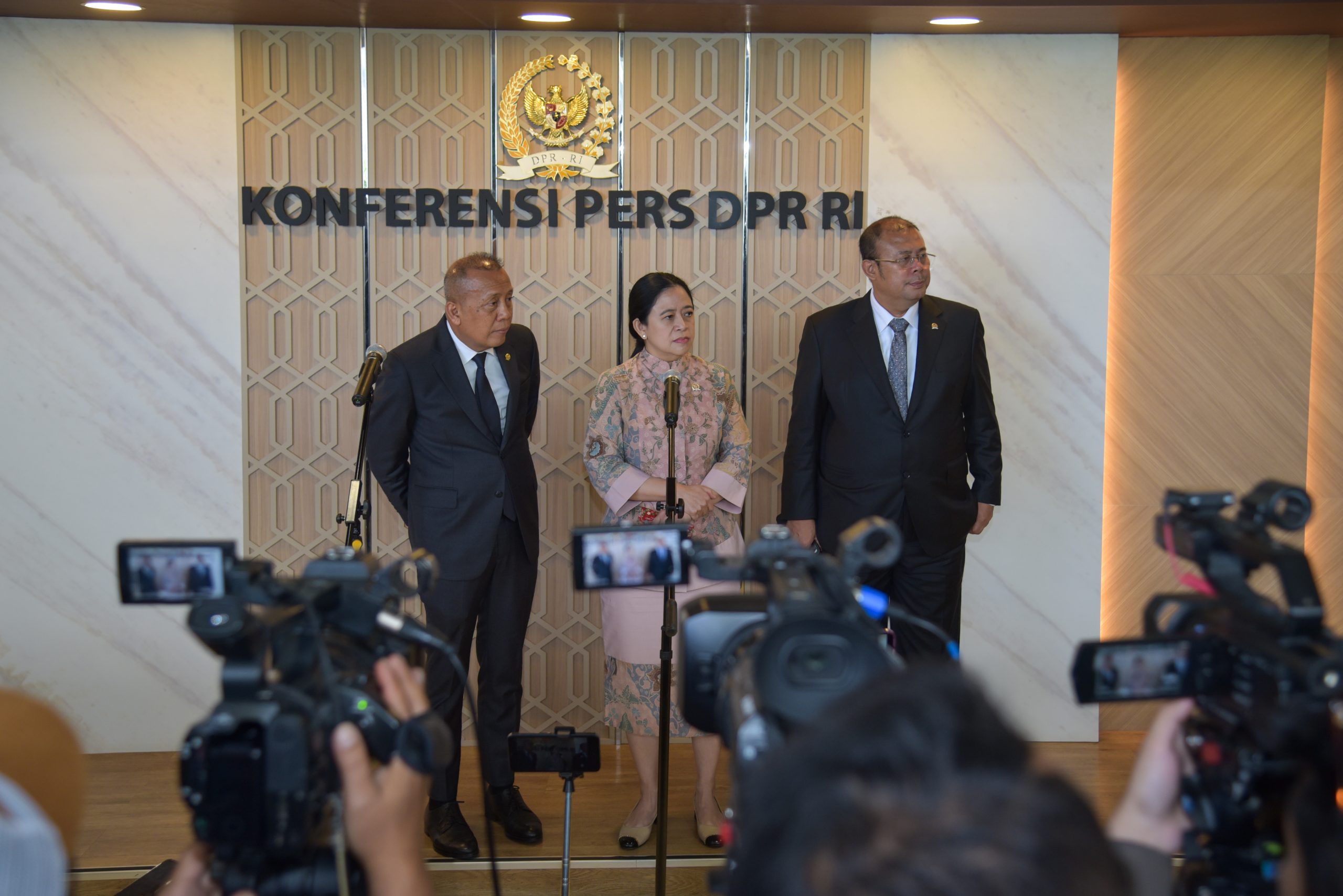 Ketua DPR RI Dr. (H.C) Puan Maharani usai Rapat Paripurna DPR RI ke-24 Masa Persidangan IV Tahun Sidang 2024–2025, yang digelar di Gedung Nusantara II, DPR RI, Senayan, Jakarta, Selasa (15/7/2025). Foto : Eno/Andri.