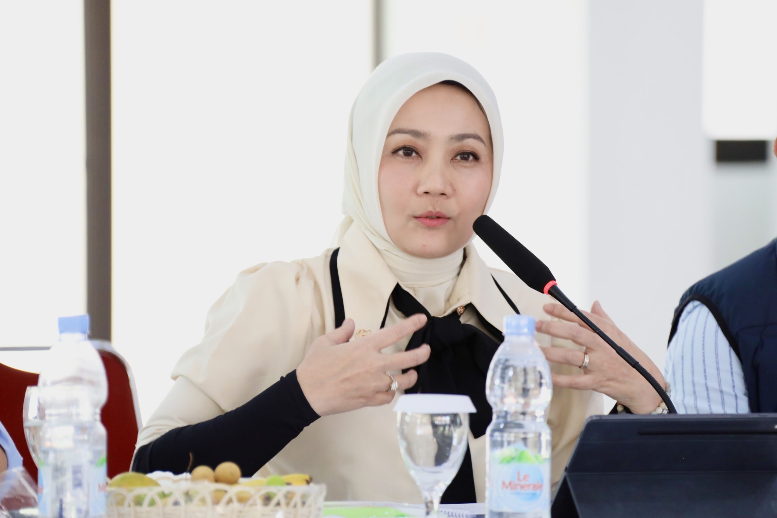 Anggota Komisi VIII DPR RI, Atalia Praratya, dalam kunjungannya ke Sekolah Rakyat Sentra Terpadu Prof. Dr. Soeharso, Surakarta, Jawa Tengah, Rabu (16/07/2025). Foto: Ulfi/vel.