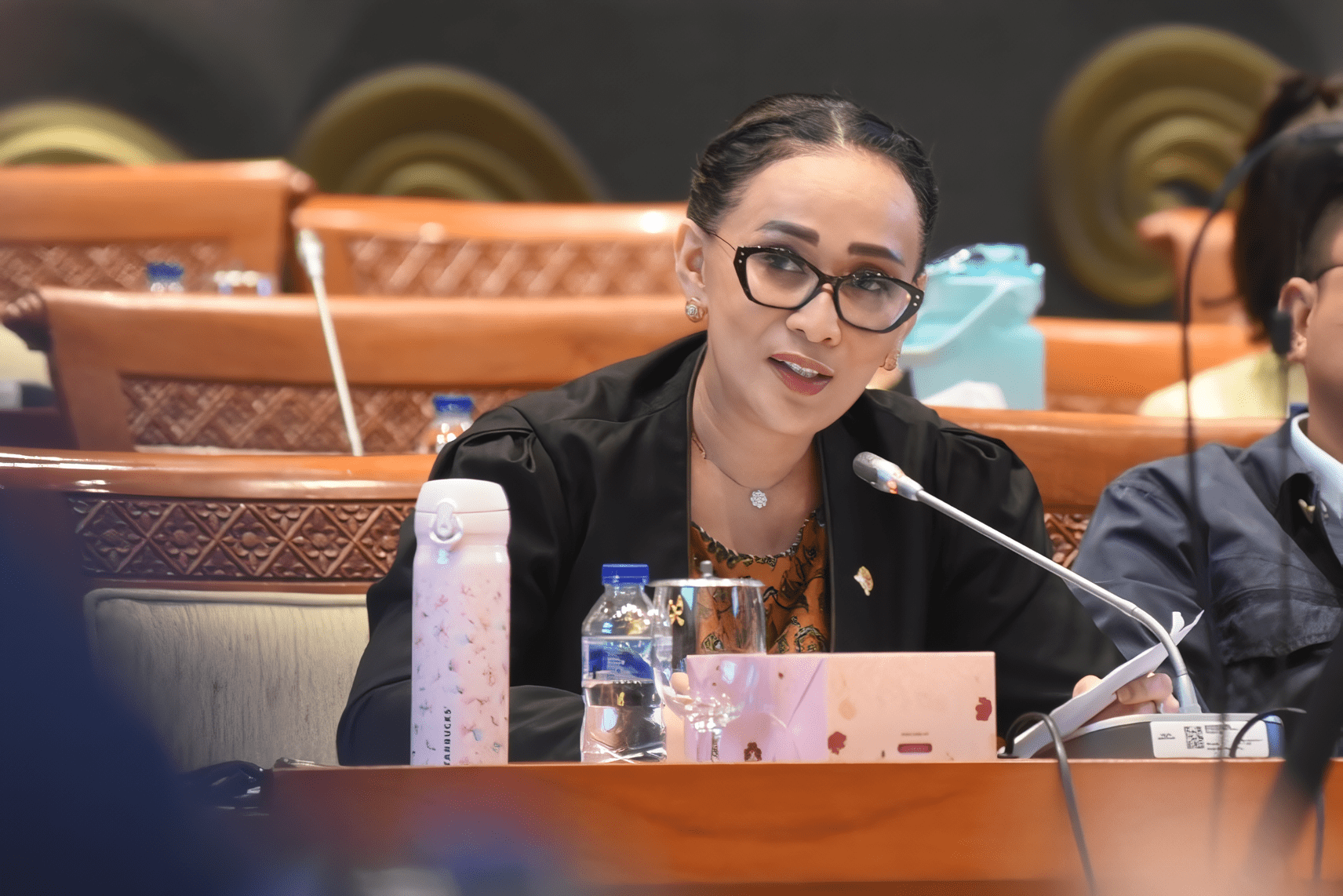 Anggota Komisi I DPR RI Amelia Anggraini saat Rapat Kerja Komisi I DPR RI dengan Menteri Luar Negeri RI Sugiono, Senin (30/6/2025). Foto: Arief/vel.