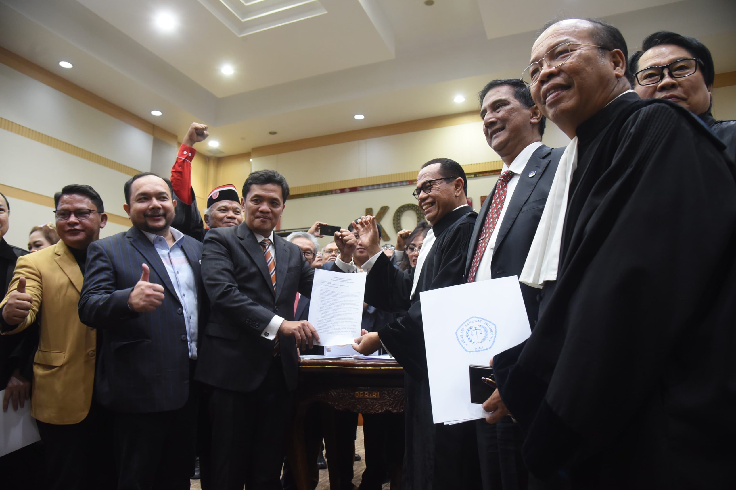 Ketua Komisi III DPR RI Habiburokhman dalam Rapat Dengar Pendapat Umum (RDPU) dengan sejumlah organisasi Advokat, di Gedung Nusantara II, Senayan, Jakarta, Senin (21/7/2025). Foto: Dep/vel.