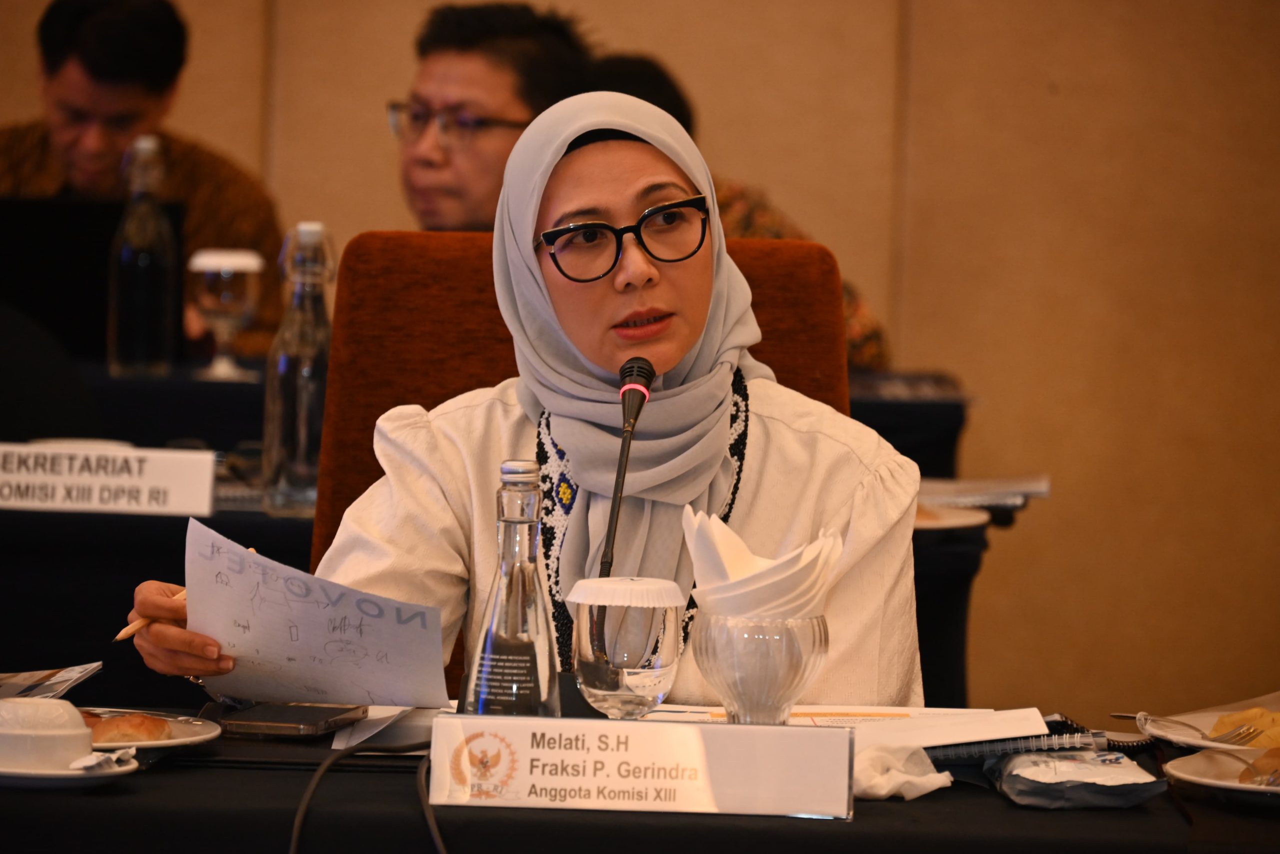 Anggota Komisi XIII DPR RI Melati saat mengikuti rapat kunjungan kerja reses antara Komisi XIII DPR di Balikpapan, Jumat (25/7/2025). Foto: Eko/vel.