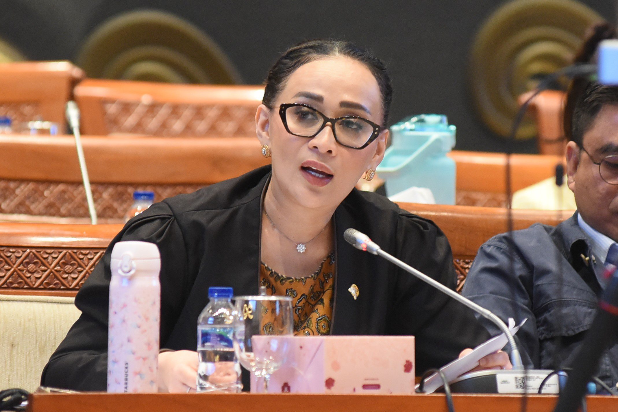 Anggota Komisi I DPR RI Amelia Anggraini rapat kerja Komisi I DPR RI bersama Menlu Sugiono, Senin (30/6/2025). Foto: Arief/vel.