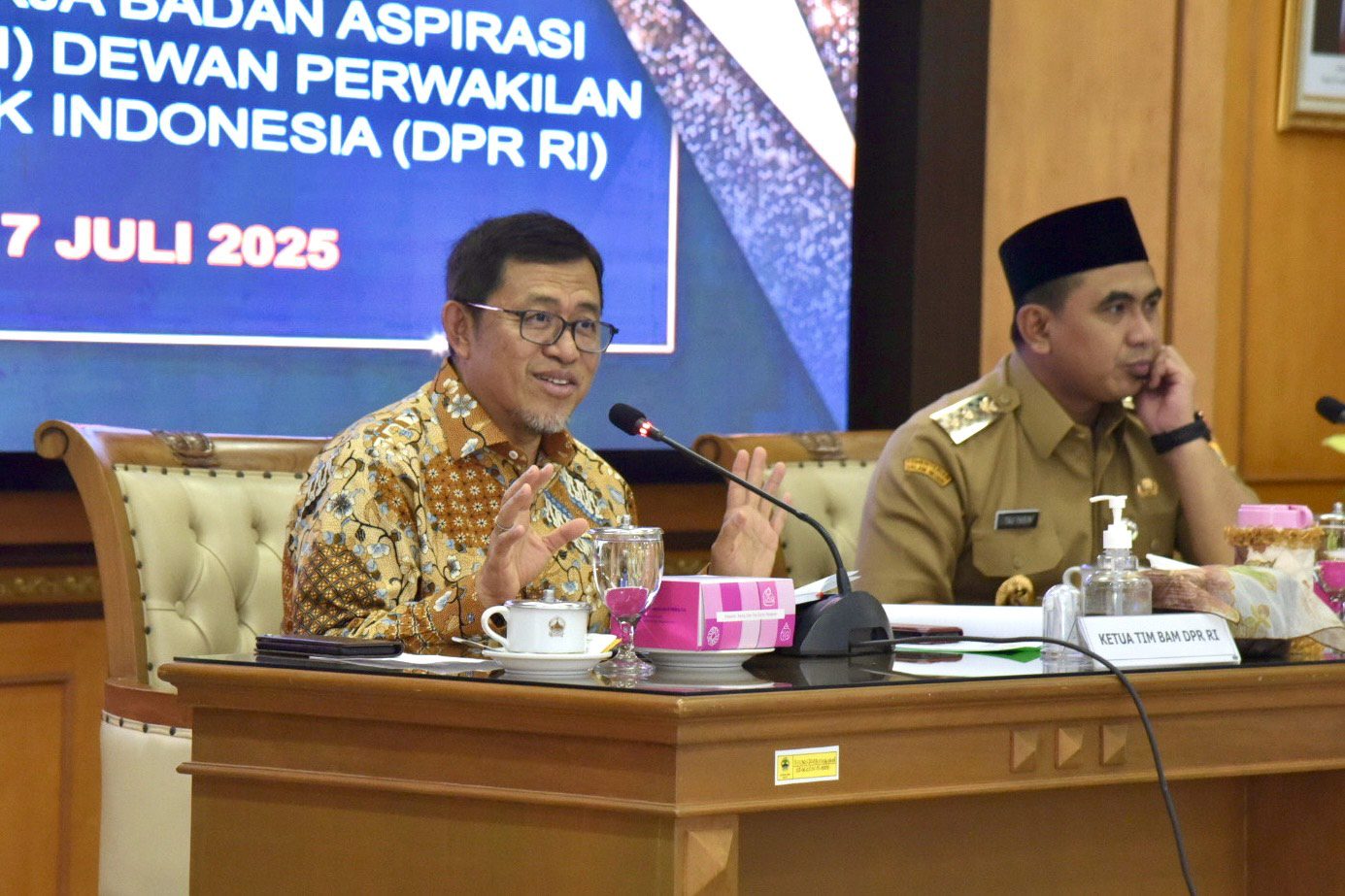 Ketua Badan Aspirasi Masyarakat (BAM) DPR RI Ahmad Heryawan saat memimpin kunjungan kerja BAM DPR RI di kantor Gubernur Jawa Tengah (Jateng), Semarang, Jateng, Senin (7/7/2025). Foto : Tiara/Andri.