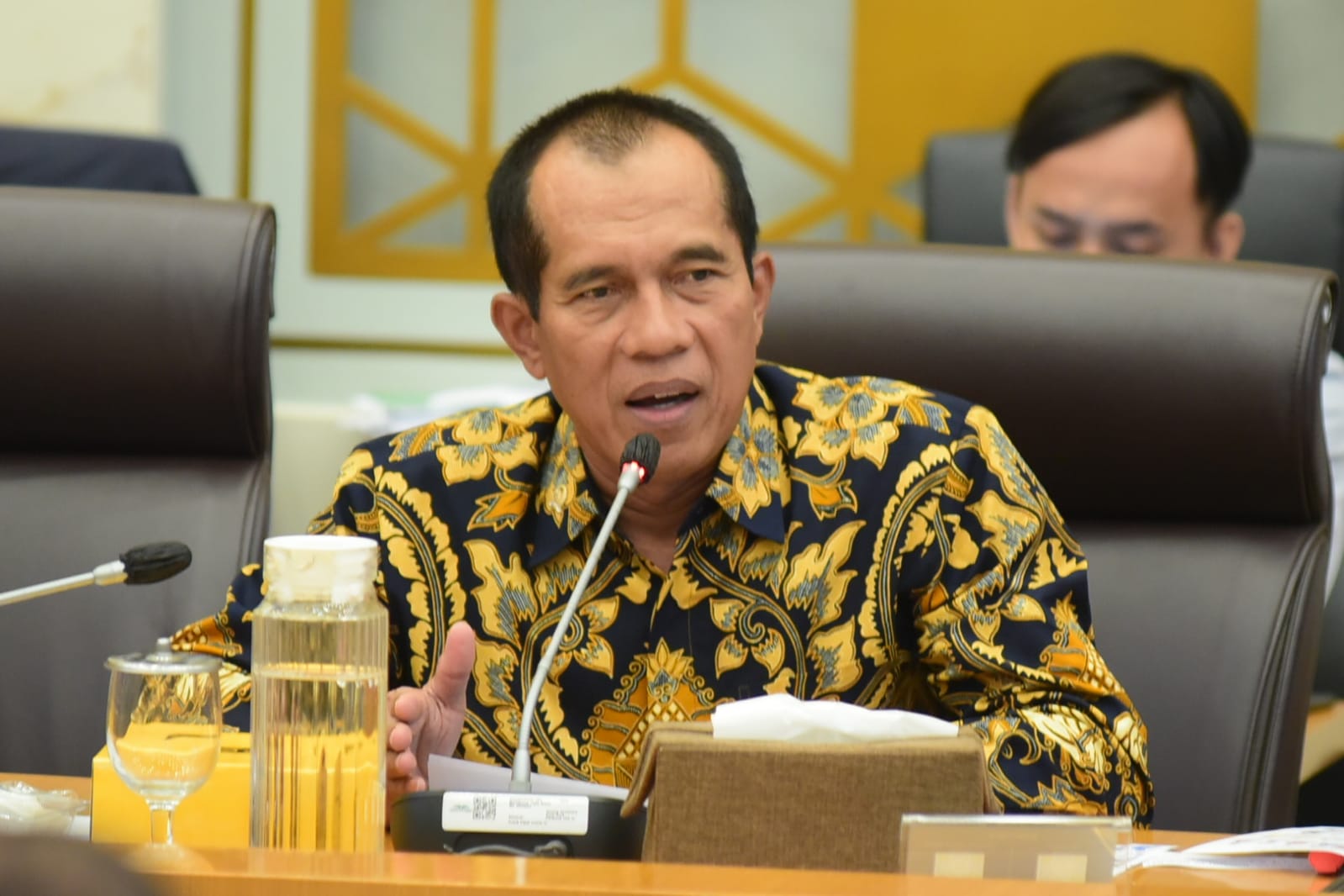 Wakil Ketua Komisi IV DPR RI Abdul Kharis Almasyhari dalam Rapat Dengar Pendapat Komisi IV DPR RI dengan Barantin di Gedung Nusantara, Senayan, Jakarta, Senin (7/7/2025). Foto: Oji/vel.
