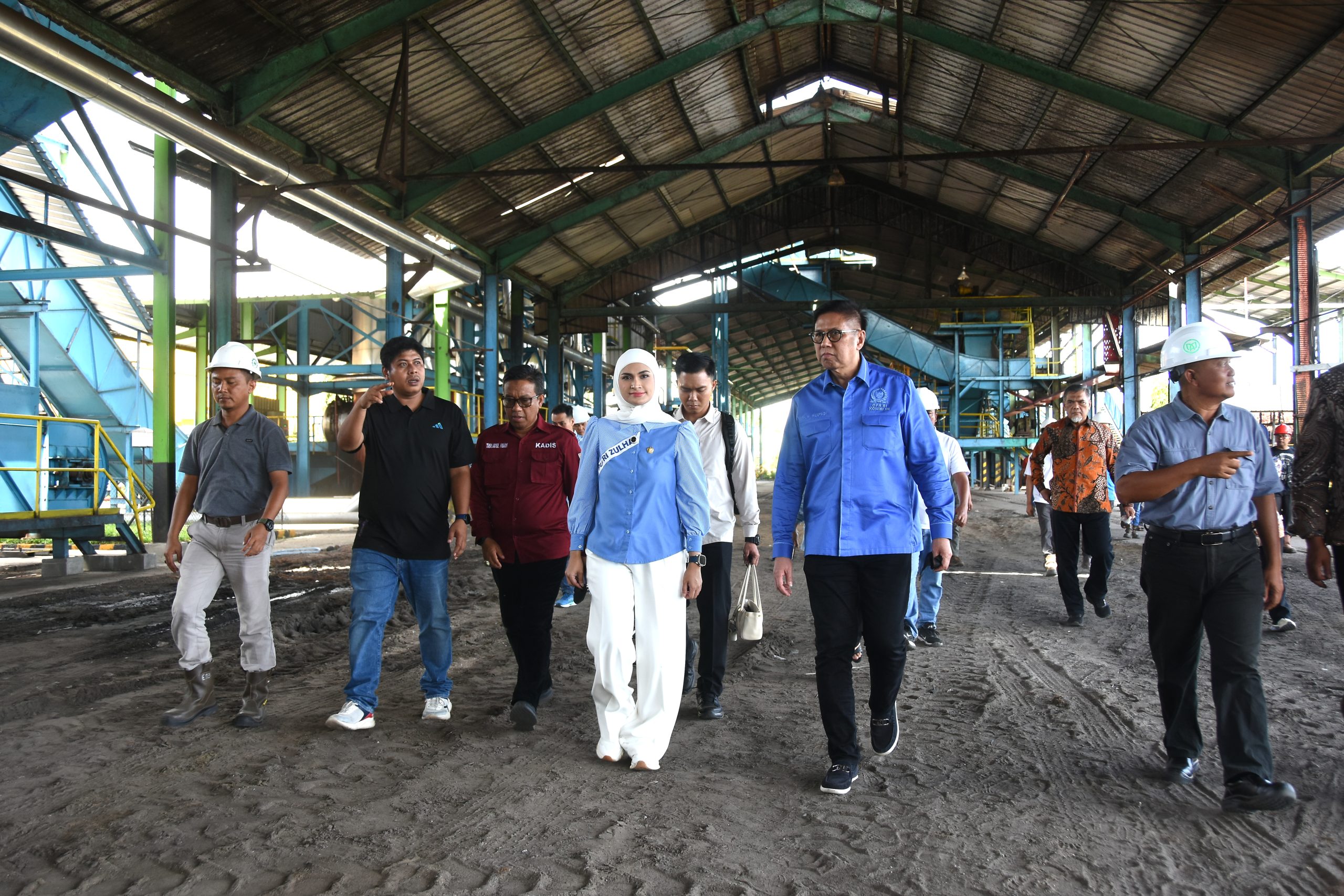 Anggota Komisi XII DPR RI, Mulyadi, saat melalukan peninjauan ke PT Mutiara Agam, Kabupaten Agam, Provinsi Sumatera Barat (Sumbar), Sabtu (12/07/2025). Foto: Runi/vel.