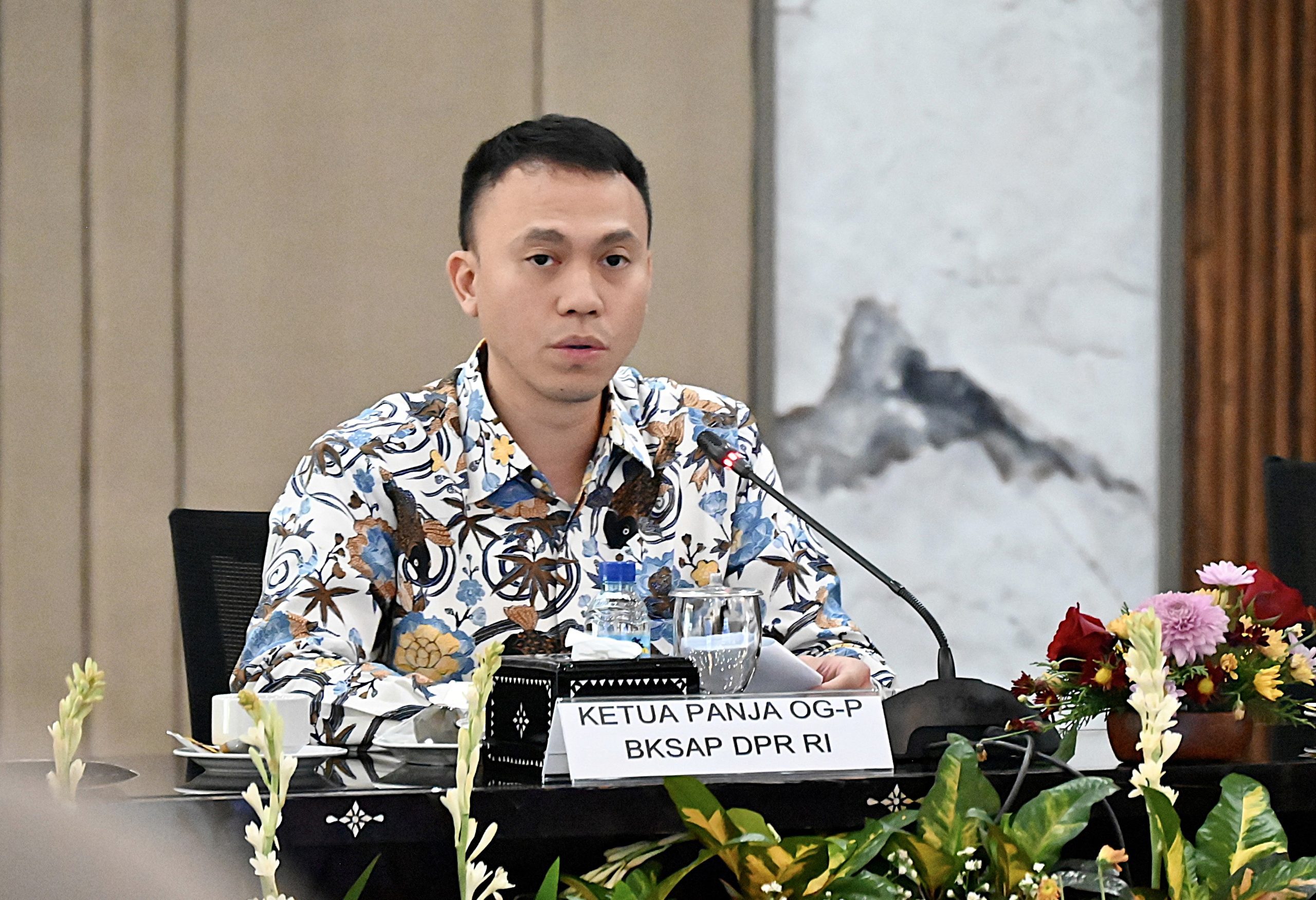 Ketua Panitia Kerja (Panja) Open Government-Parliament (OGP) Badan Kerja Sama Antar Parlemen (BKSAP) DPR RI, Muhammad Husein Fadlulion saat memimpin kunjungan kerja BKSAP DPR RI ke, Mataram, NTB, Rabu (9/7/2025). Foto : Ria/Andri.