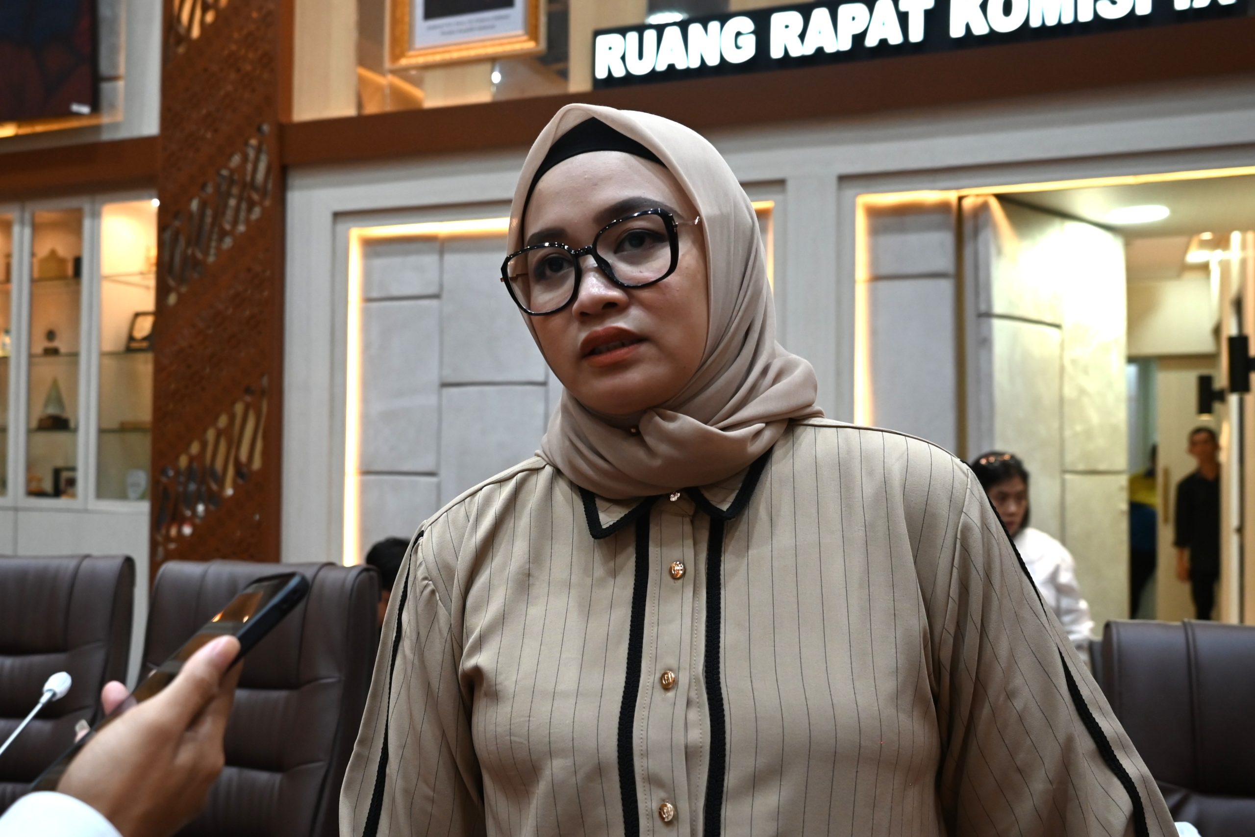 Wakil Ketua Komisi IX DPR RI, Putih Sari, saat Rapat dengan Kementerian Ketenagakerjaan di ruang rapat Komisi IX, Gedung Nusantara I, DPR RI, Senayan, Jakarta, Selasa (22/7/2025). Foto: Sari/vel.