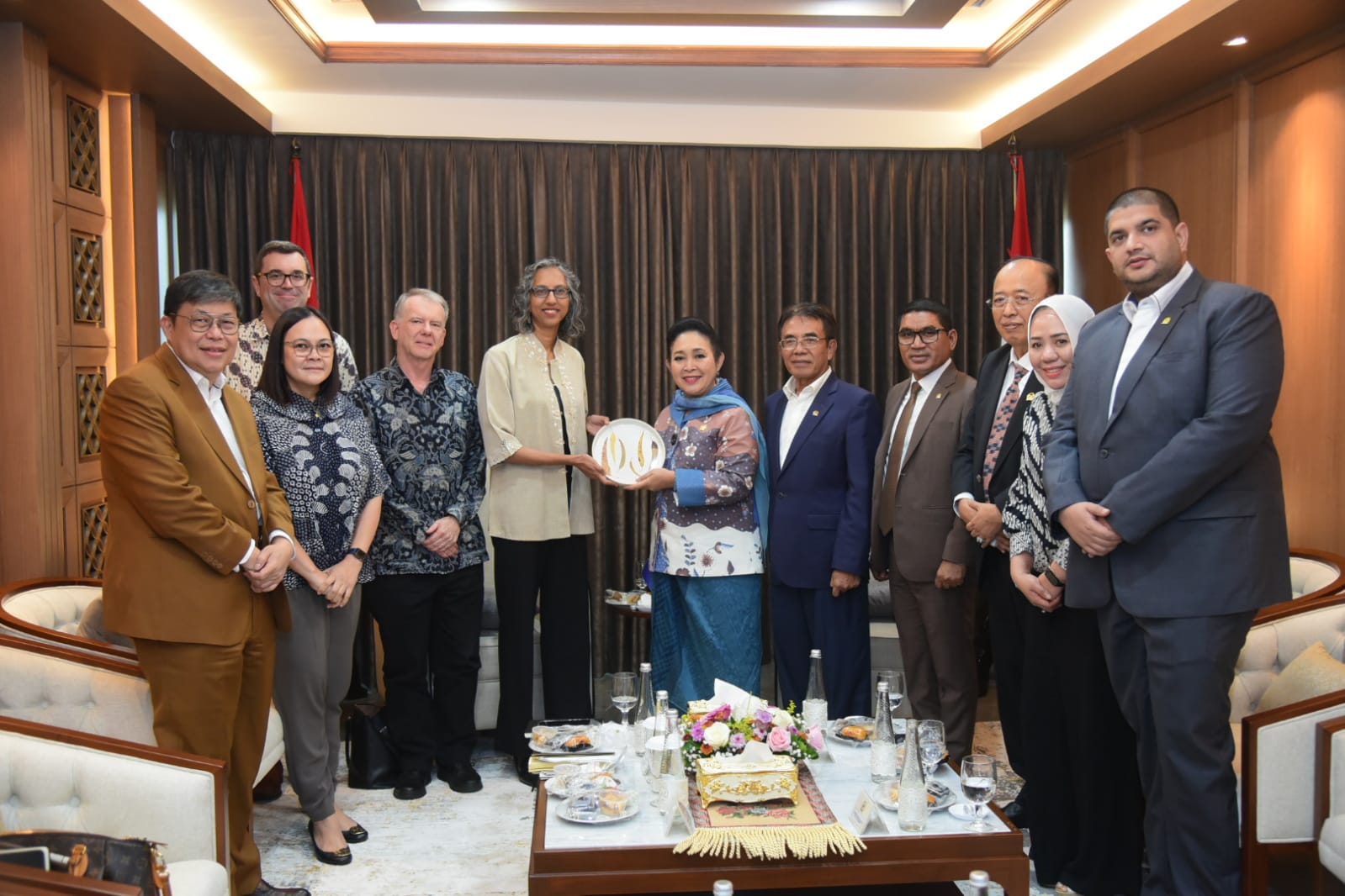 Ketua Komisi IV DPR RI, Siti Hediati Soeharto menerima kunjungan perwakilan Kedutaan Besar Australia, Gita Kamath di Gedung Nusantara III, Senayan, Jakarta, Selasa (15/7/2025). Foto : Oji/Andri.