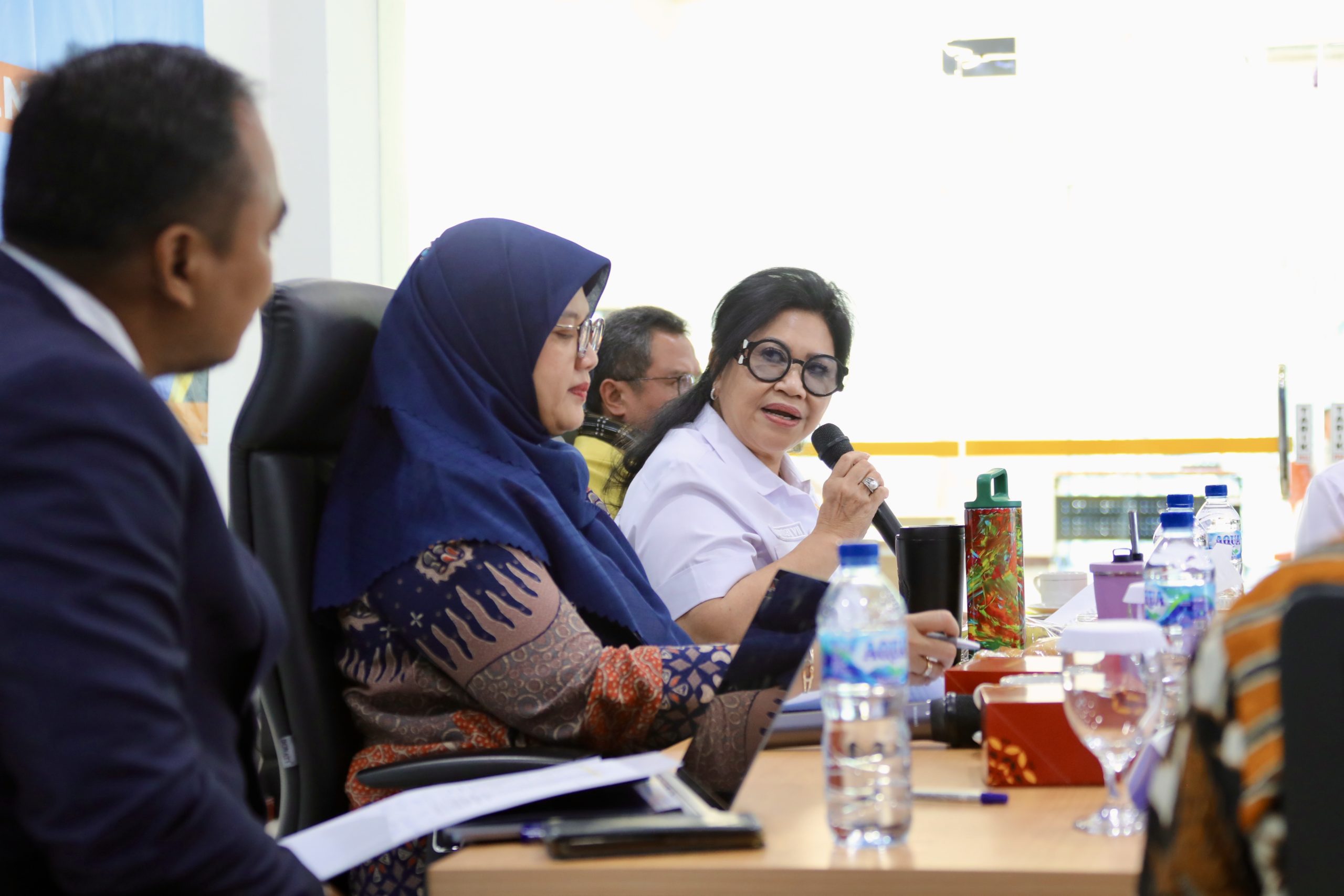 Wakil Ketua Komisi VII DPR RI, Evita Nursanty, saat kunjungan kerja ke di Politeknik Industri Petrokimia, Banten, Selasa (22/7/2025). Foto: Ulfi/vel.