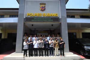 Wakil Ketua MKD DPR RI Nazarudin Dek Ağam bersama tim foto bersama usai Kunjungan Kerja di Subang, Jawa Barat, Subang (26/9/2025). Foto: Hanum/vel.