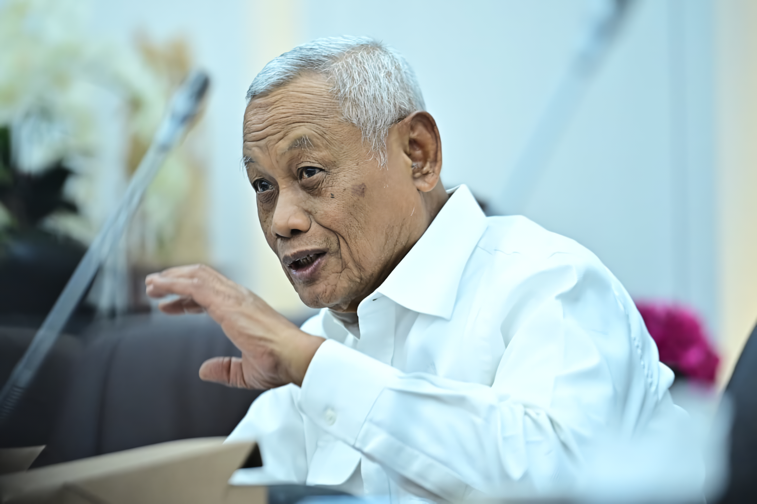 Anggota Komisi VI DPR RI Subardi dalam Rapat Dengar Pendapat Komisi VI dengan PT Garuda Indonesia, PT Angkasa Pura Indonesia, dan Direktur Utama PT Integrasi Aviasi Solusi di Gedung DPR RI, Senayan, Jakarta, Senin (22/9/2025). Foto : Farhan/Andri.