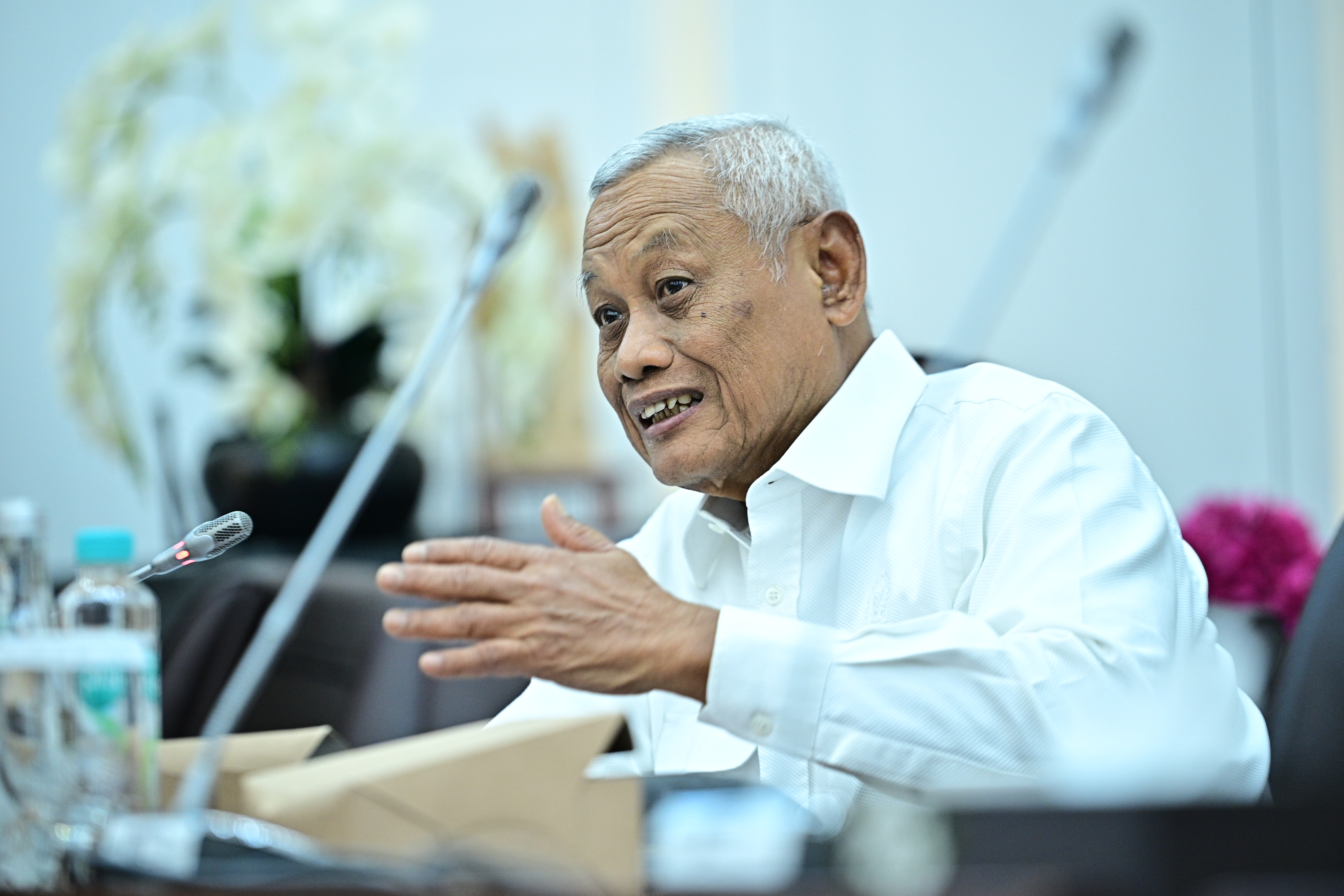 Anggota Komisi VI DPR RI Subardi saat RDP dengan PT Garuda Indonesia (Persero) Tbk, PT Angkasa Pura Indonesia, dan Direktur Utama PT Integrasi Aviasi Solusi di Gedung Nusantara I, Senayan, Jakarta, Senin (22/9/2025). Foto : Farhan/Andri.