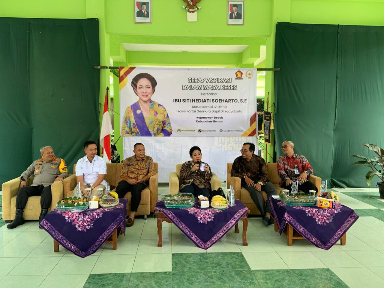 Ketua Komisi IV DPR RI, Siti Hediati Hariyadi dalam kegiatan Serap Aspirasi Masa Reses di Pendopo Kapanewon Depok, Sleman, DIY, Kamis (9/10/2025). Foto : Ist/Andri.