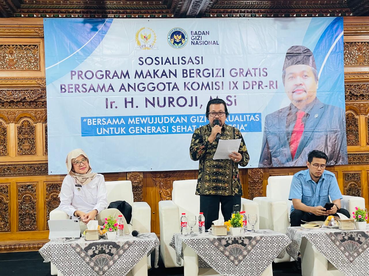 Anggota Komisi IX DPR RI, Nuroji, dalam kegiatan sosialisasi MBG bersama Badan Gizi Nasional (BGN) di Kota Bekasi, Rabu (15/10/2025). Foto: Ist/vel.