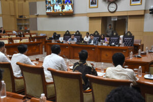 Ketua Komisi III DPR RI Habiburokhman dalam RDPU bersama Aliansi Mahasiswa Nusantara yang diselenggarakan di Gedung Nusantara II, DPR RI, Senayan, Jakarta, Rabu (15/10/2025). Foto: Dep/vel.