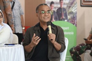 Anggota BURT DPR RI, Samuel Wattimena saat mengikuti kunjungan kerja BURT ke Bandara El Tari, Kupang, Nusa Tenggara Timur, Rabu (22/10/2025). Foto: Yasmin/vel.