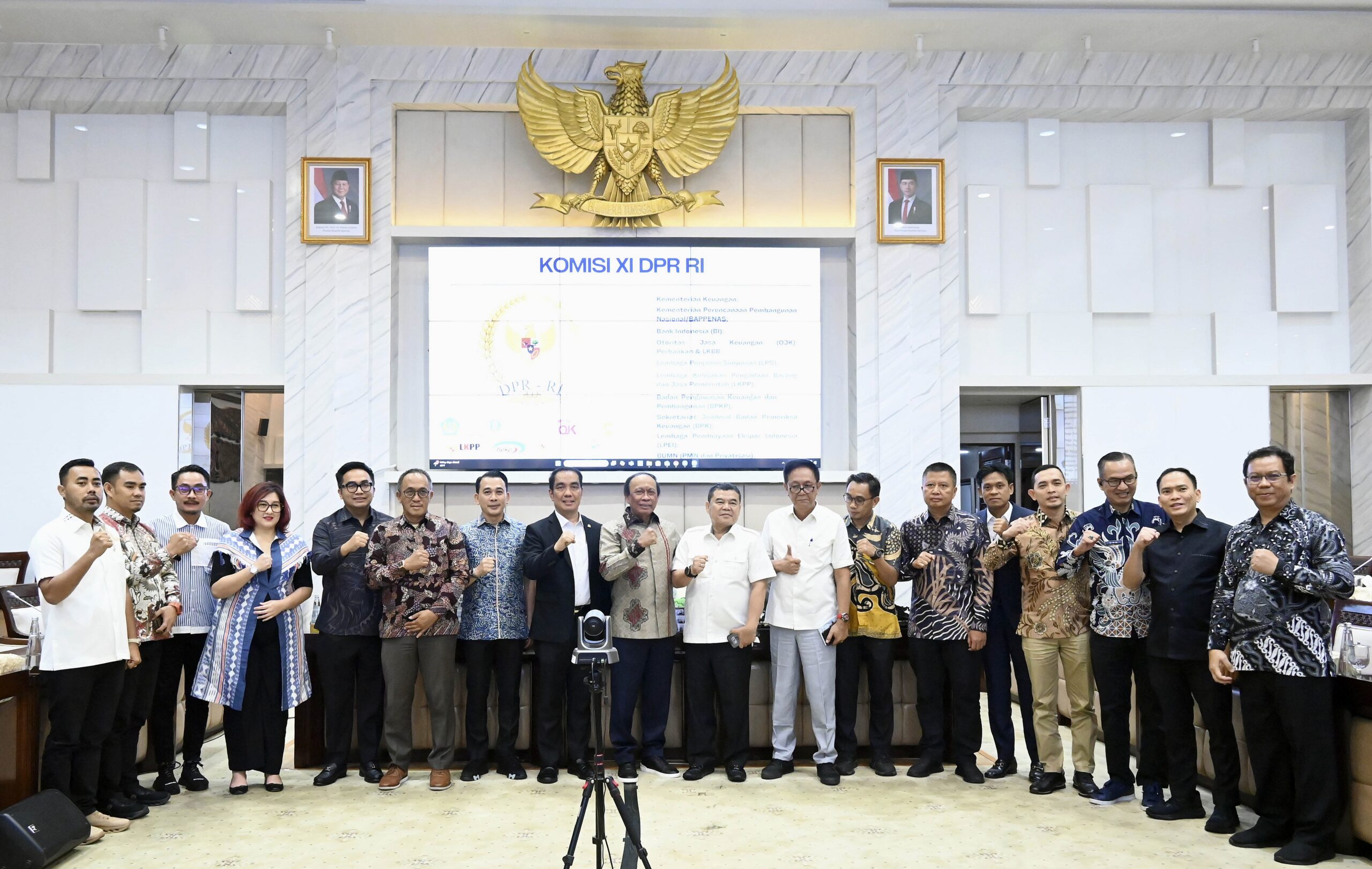Wakil Ketua Komisi XI DPR RI, Fauzi Amro saat menerima aspirasi DPRD Provinsi Sumatera Selatan dalam RDPU di Gedung Nusantara I, DPR RI, Senayan, Jakarta, Selasa, (30/9/2025). Foto : Mario/Andri.