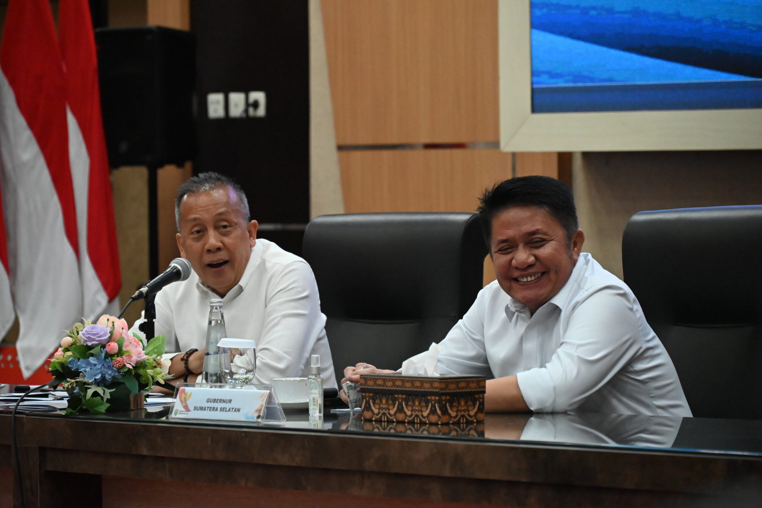 Wakil Ketua DPR RI Saan Mustopa saat membuka agenda Kunjungan Kerja Gabungan DPR RI ke Kantor Gubernur Provinsi Sumatera Selatan, Kota Palembang, Sumatera Selatan, Rabu (15/10/2025). Foto : Saum/Andri.