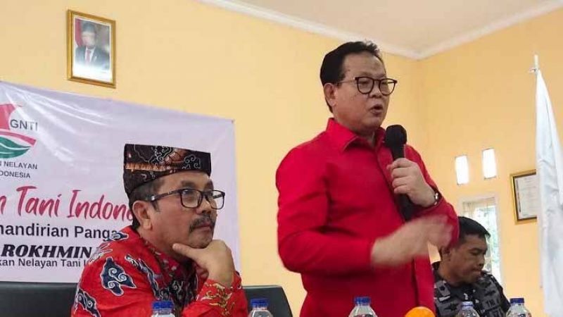 Anggota Komisi IV DPR RI, Rokhmin Dahuri, dalam kegiatan reses di Desa Citemu, Kecamatan Mundu, Kabupaten Cirebon. Foto: Ist/vel.