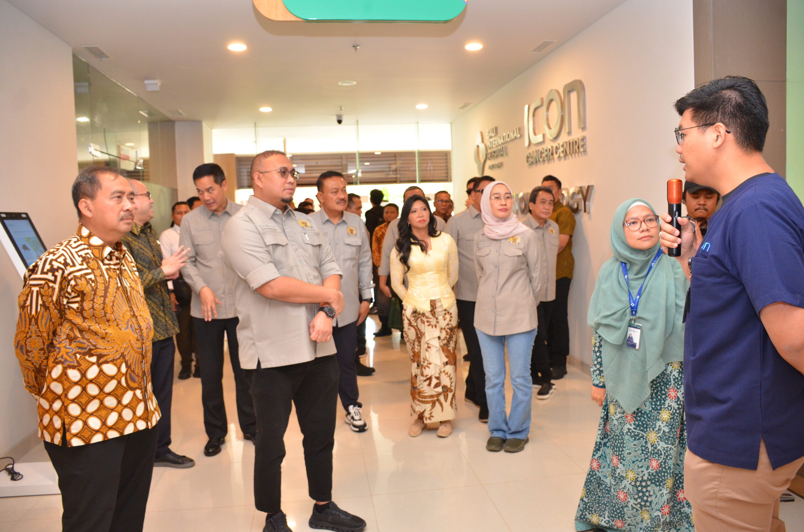 Wakil Ketua Komisi VI DPR RI, Andre Rosiade saat memimpin rapat Kunjungan Kerja Masa Reses (Kunres) Komisi VI DPR RI ke Kota Denpasar, Provinsi Bali, Jumat (3/10/2025). Foto: Anju/vel.