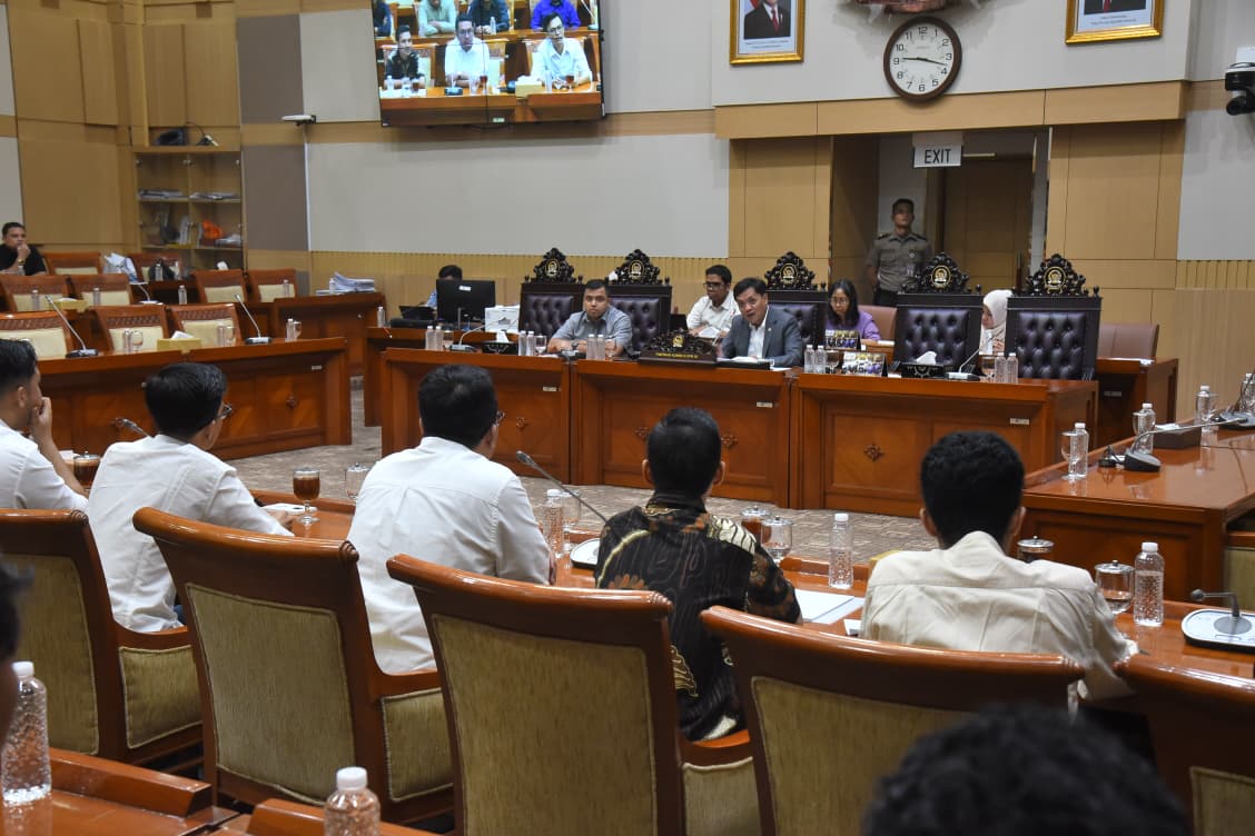 Ketua Komisi III DPR RI Habiburokhman dalam Rapat Dengar Pendapat Umum (RDPU) Komisi III DPR RI bersama Aliansi Mahasiswa Nusantara, di Kompleks Parlemen, Senayan, Jakarta, Rabu (15/10/2025). Foto: Dep/vel.
