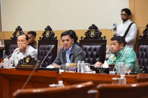 Ketua Komisi III DPR RI Habiburokhman dalam RDPU bersama Bupati Bekasi, Kapolres Metro Bekasi, Direksi PT. Hasana Damai Putra, Perwakilan Warga Vasana dan Neo Vasana Kabupaten Bekasi di Gedung Nusantara II, Jakarta (23/10/2025). Foto: Dep/vel.