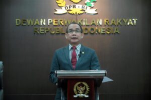 Perwakilan Tim Kuasa DPR RI, Rudianto Lallo, dalam sidang Mahkamah Konstitusi (MK) terkait uji materi atas pasal 8 UU Pers di Gedung Setjen DPR RI, Senayan, Jakarta, Rabu (29/10). Foto : Tari/Andri.