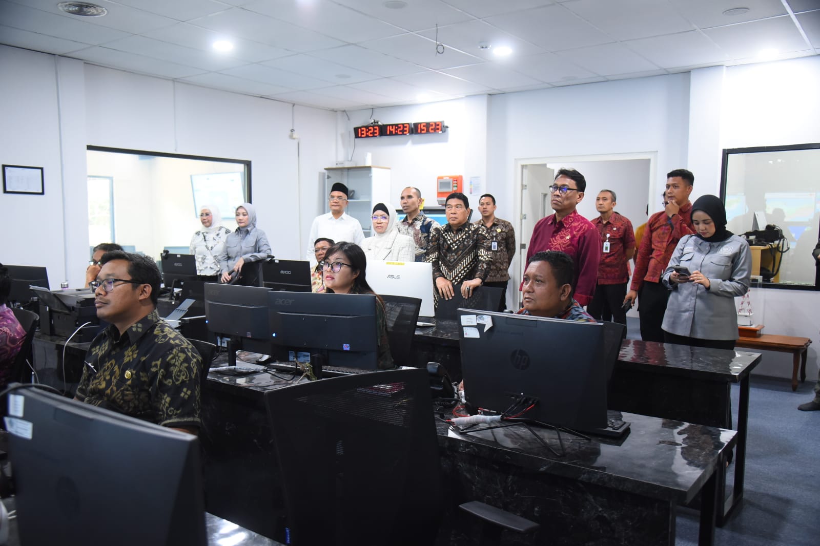 Anggota Komisi VIII DPR RI I Ketut Kariyasa Adnyana saat mengikuti kunjungan kerja ke Sekolah Tinggi Agama Hindu Negeri (STAHN) Pukuhuran, Bali. Foto: Dep/vel