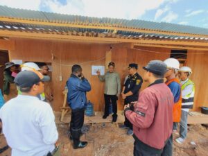 Anggota Komisi IV DPR RI, Sulaeman L. Hamzah, meninjau lokasi Program Kampung Nelayan Merah Putih (KNMP) di Merauke, Papua Selatan. Foto: Ist/vel.
