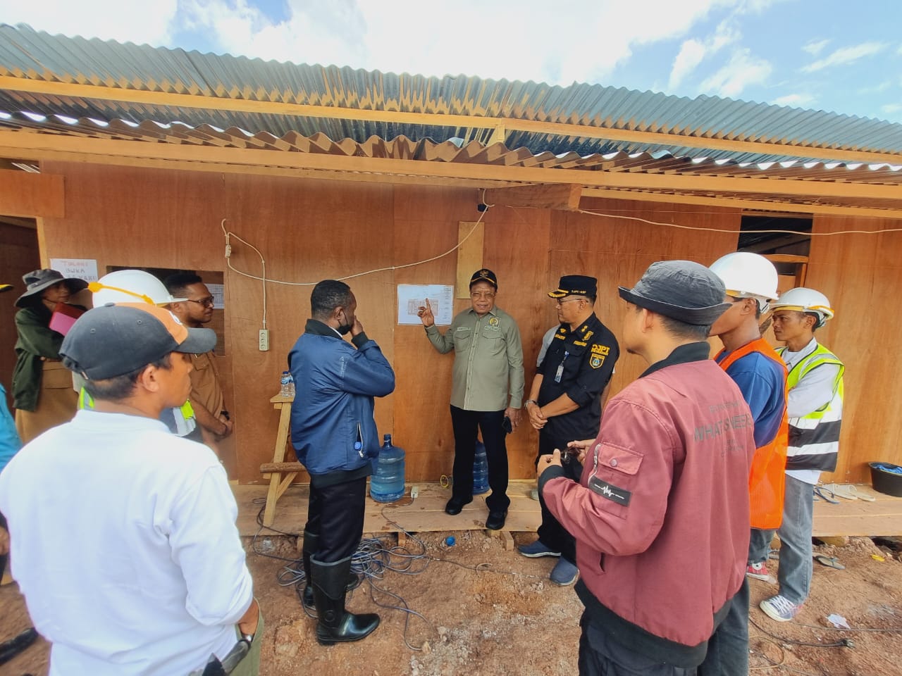 Anggota Komisi IV DPR RI, Sulaeman L. Hamzah, meninjau lokasi Program Kampung Nelayan Merah Putih (KNMP) di Merauke, Papua Selatan. Foto: Ist/vel.