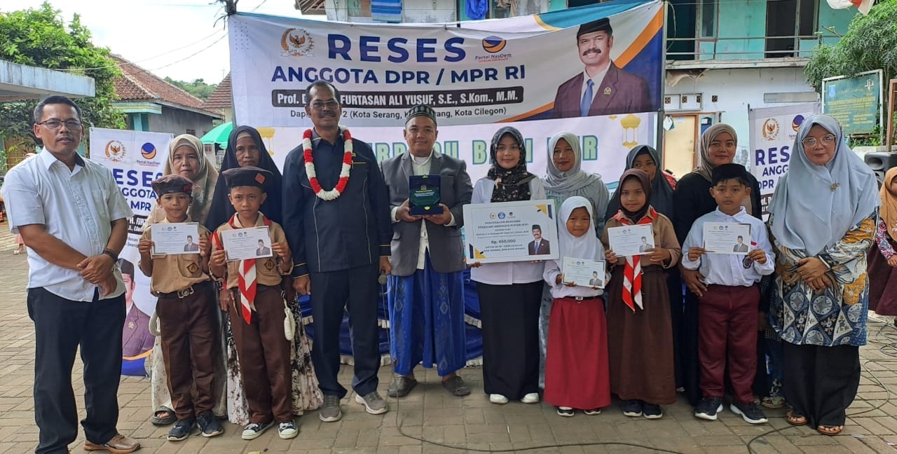 Anggota Komisi X DPR RI, Furtasan Ali Yusuf, saat berkunjung ke Yayasan Pendidikan Islam (YPI) Pondok Pesantren Bani Nur, di Serang, Banten, Kamis (23/10/2025). Foto: Ist/vel.